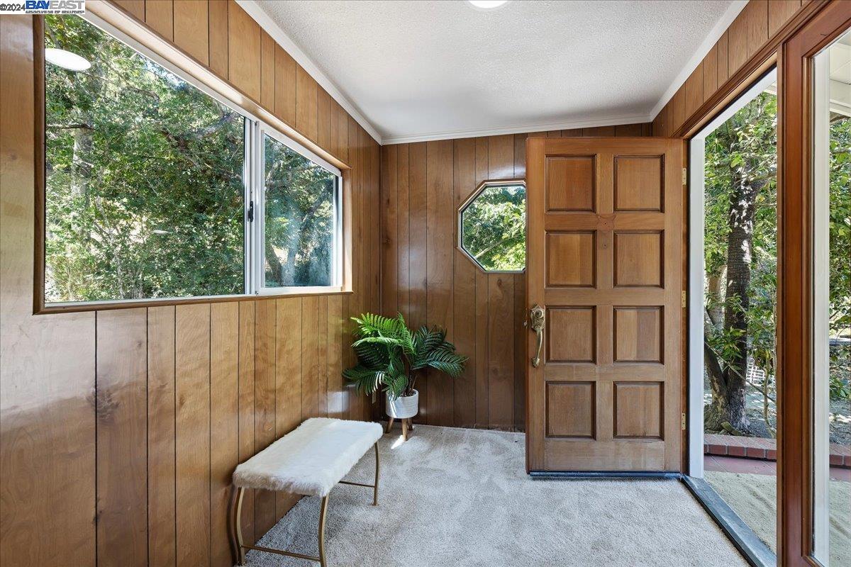 Detail Gallery Image 23 of 36 For 30261 Palomares Rd, Castro Valley,  CA 94552 - 6 Beds | 4 Baths