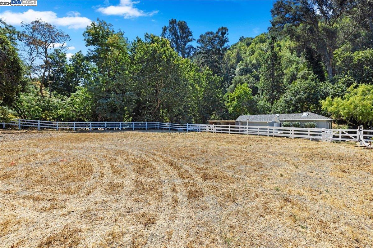 Detail Gallery Image 32 of 36 For 30261 Palomares Rd, Castro Valley,  CA 94552 - 6 Beds | 4 Baths