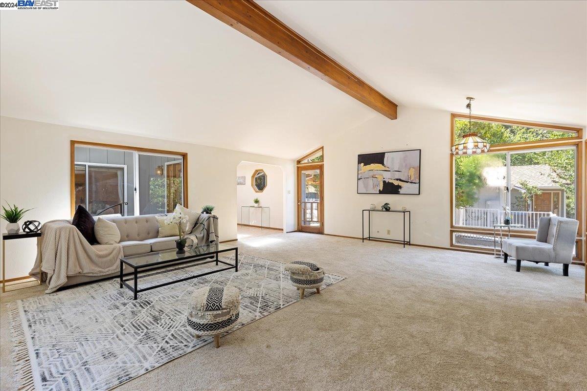 Detail Gallery Image 8 of 36 For 30261 Palomares Rd, Castro Valley,  CA 94552 - 6 Beds | 4 Baths