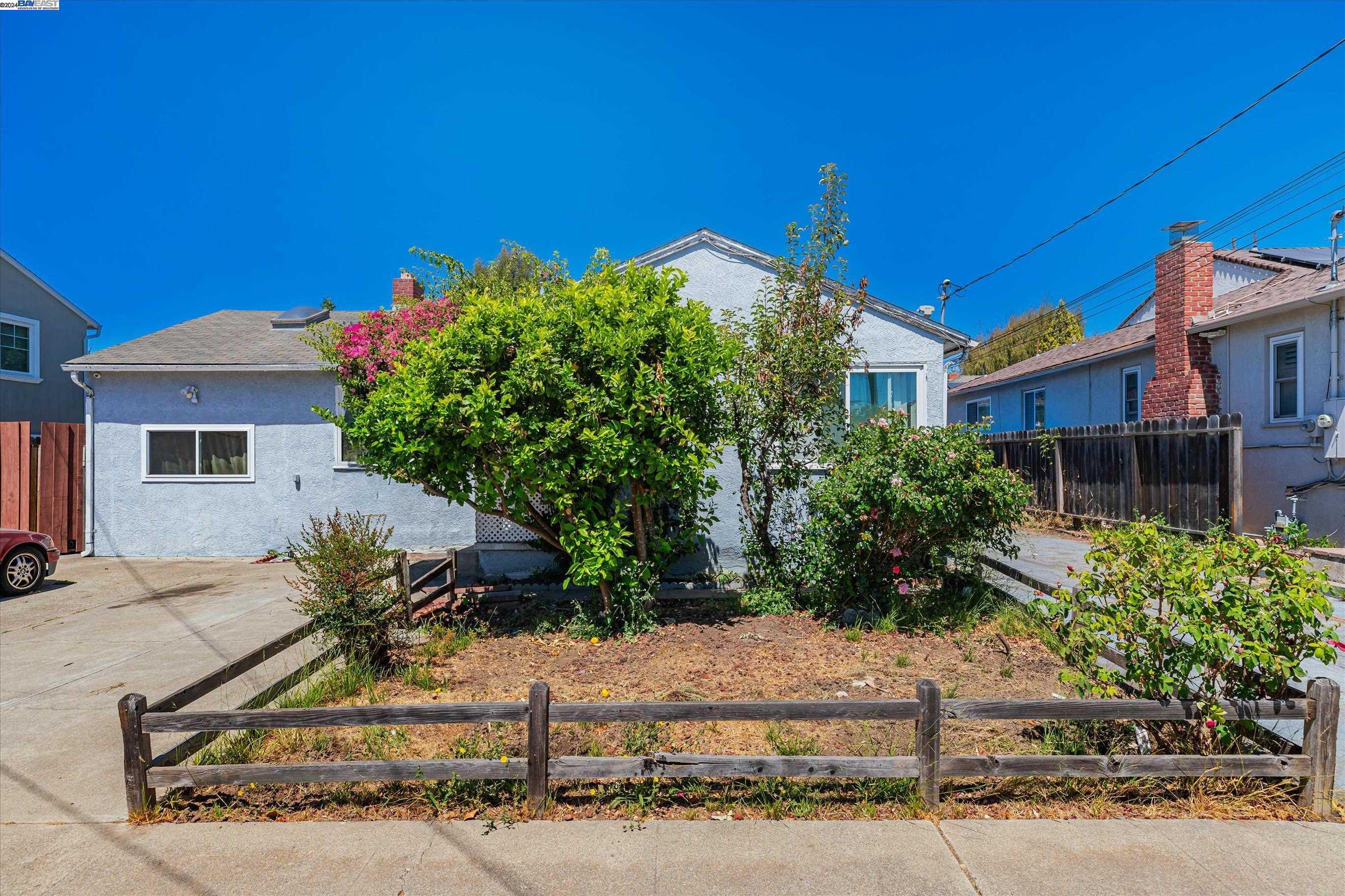 Detail Gallery Image 1 of 1 For 4252 Omega Ave, Castro Valley,  CA 94546 - 3 Beds | 1/1 Baths