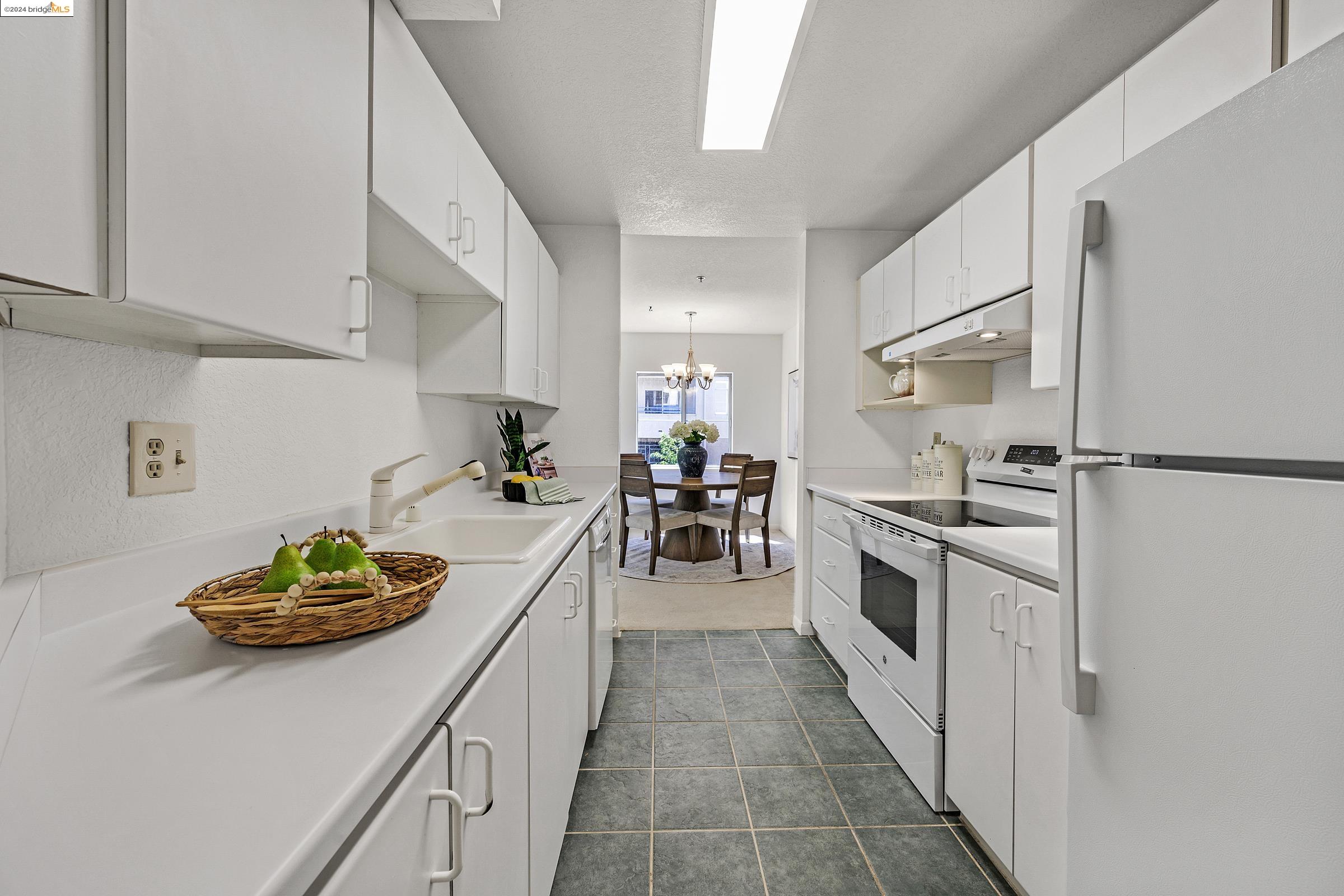 Photo #5: 41070568 Listing 