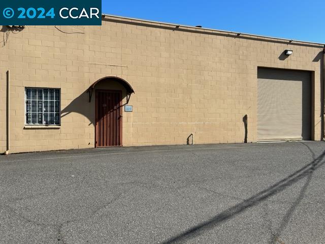 Detail Gallery Image 1 of 1 For 910 81st Ave, Oakland,  CA 94621 - – Beds | – Baths