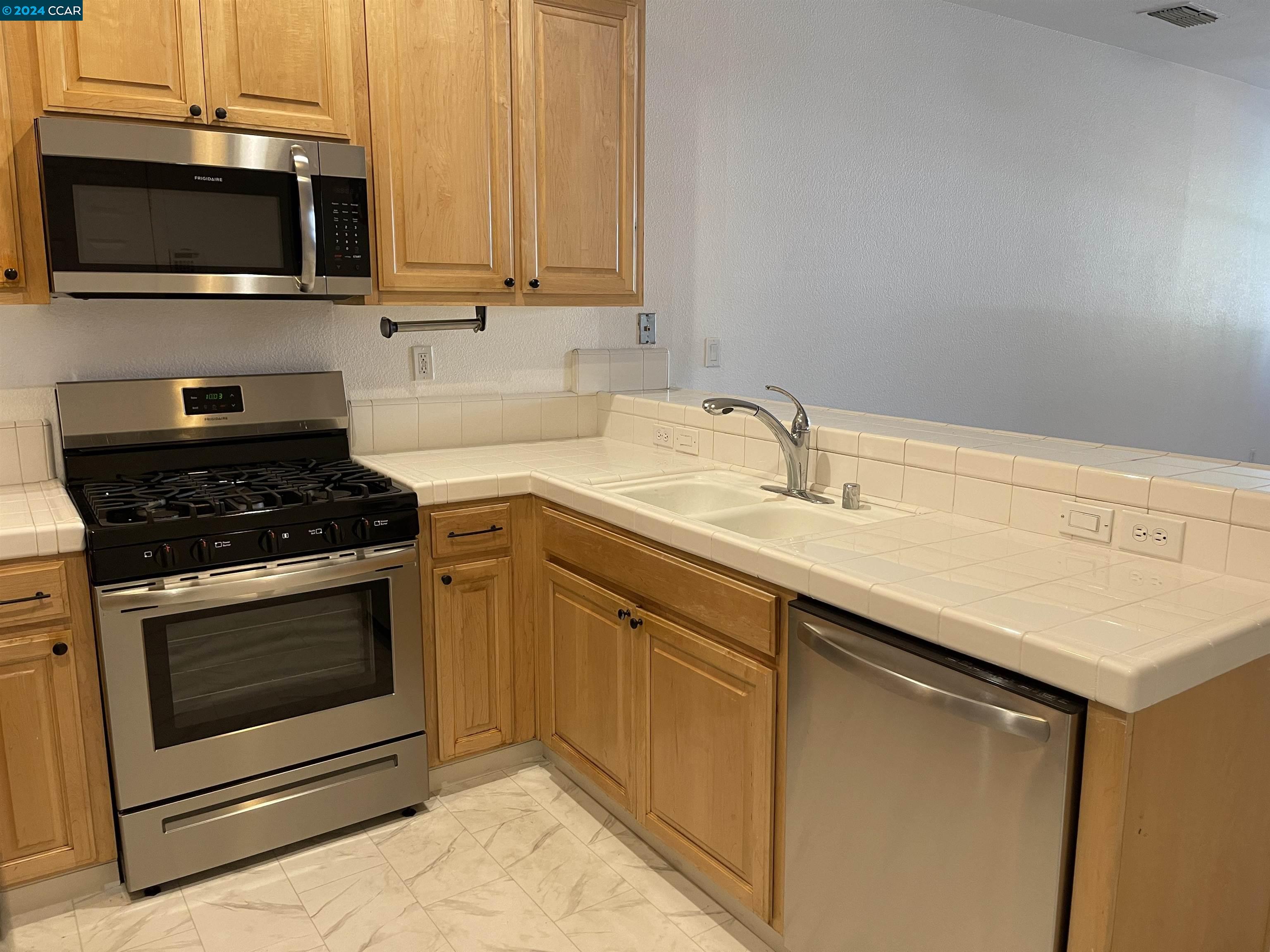 Photo #6: 41070693 Listing 