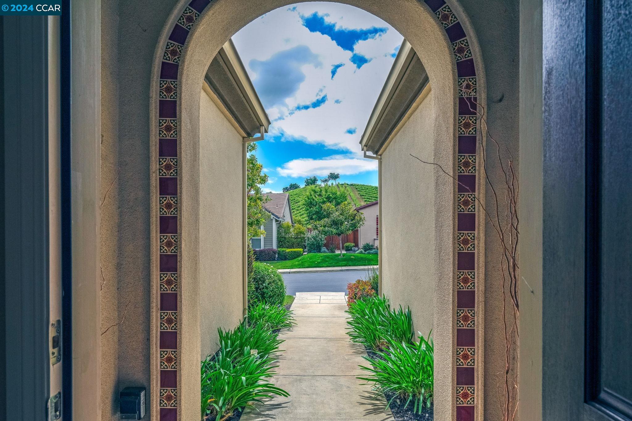 Detail Gallery Image 3 of 60 For 1587 California Trail, Brentwood,  CA 94513-4337 - 2 Beds | 2/1 Baths