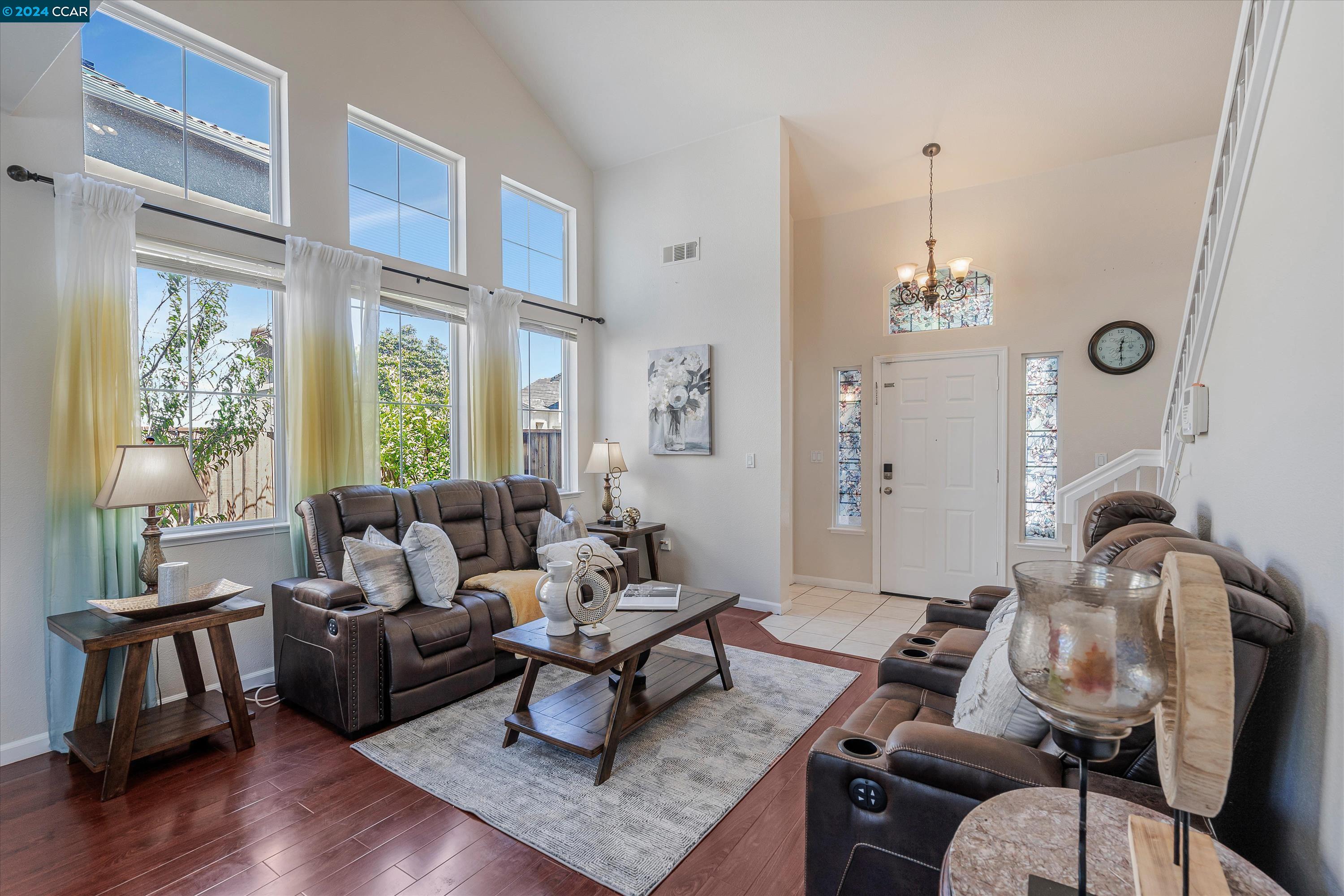 Detail Gallery Image 6 of 33 For 3973 Selmi Grove, Richmond,  CA 94806 - 4 Beds | 2/1 Baths