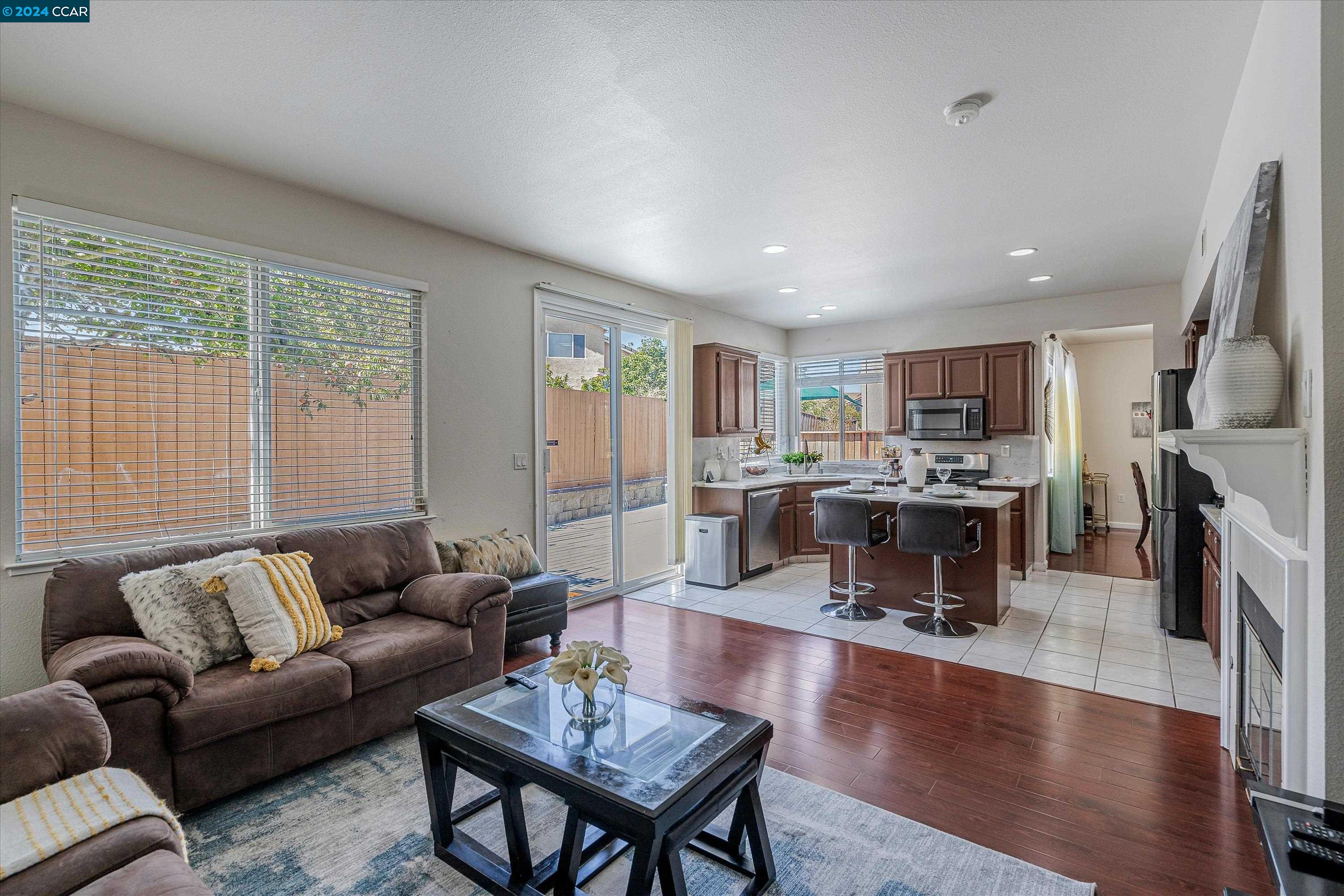 Detail Gallery Image 9 of 33 For 3973 Selmi Grove, Richmond,  CA 94806 - 4 Beds | 2/1 Baths