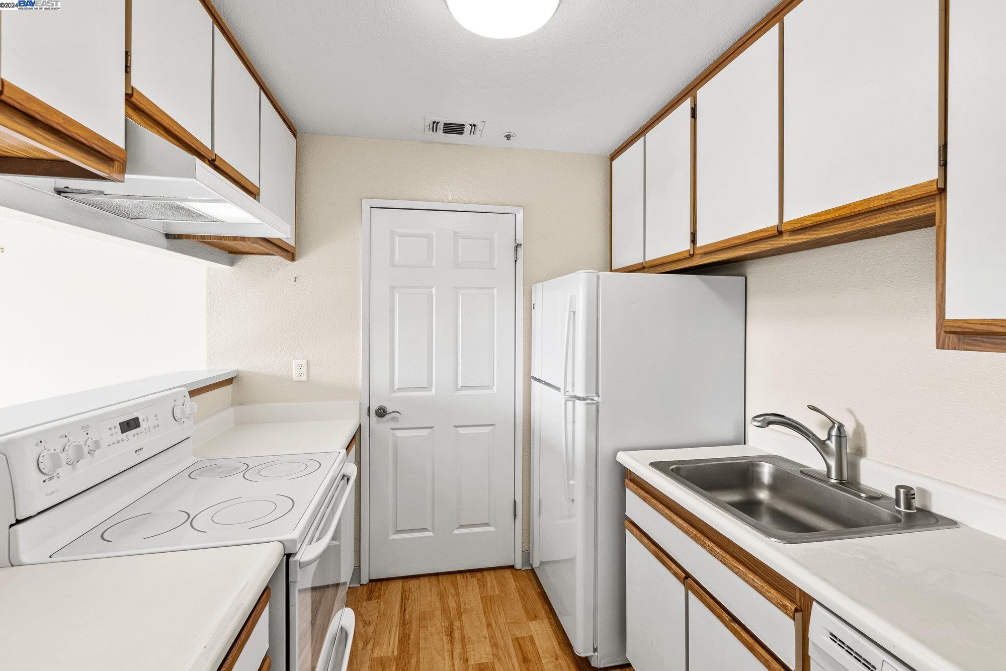 Photo #6: 41070902 Listing 
