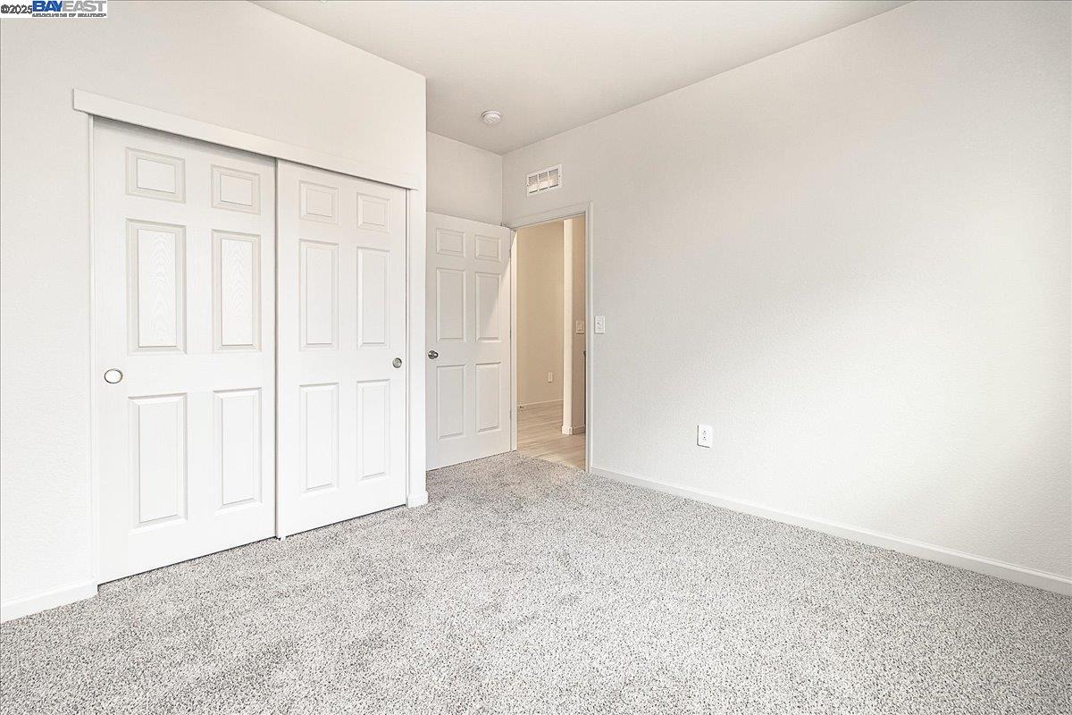 Detail Gallery Image 11 of 27 For 1710 Yukon Territory Ave, Manteca,  CA 95337 - 3 Beds | 2 Baths