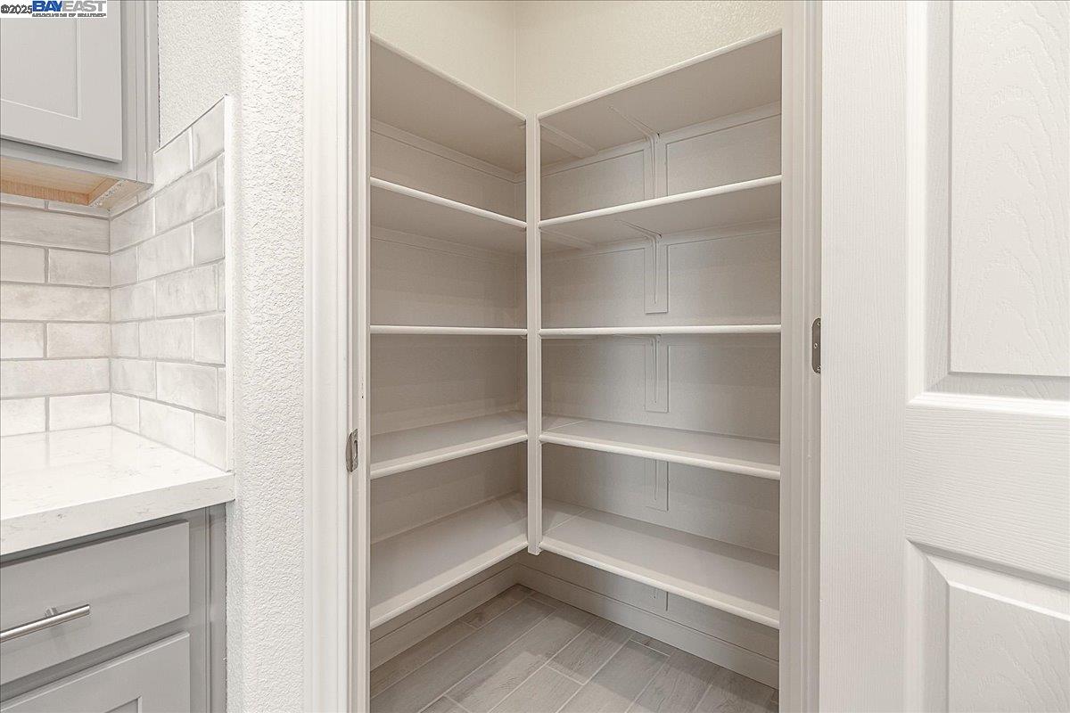 Detail Gallery Image 16 of 27 For 1710 Yukon Territory Ave, Manteca,  CA 95337 - 3 Beds | 2 Baths