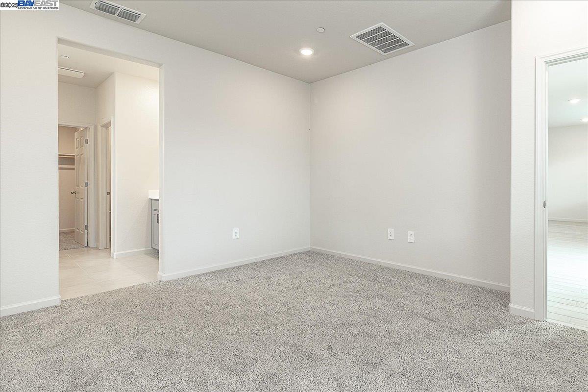 Detail Gallery Image 21 of 27 For 1710 Yukon Territory Ave, Manteca,  CA 95337 - 3 Beds | 2 Baths