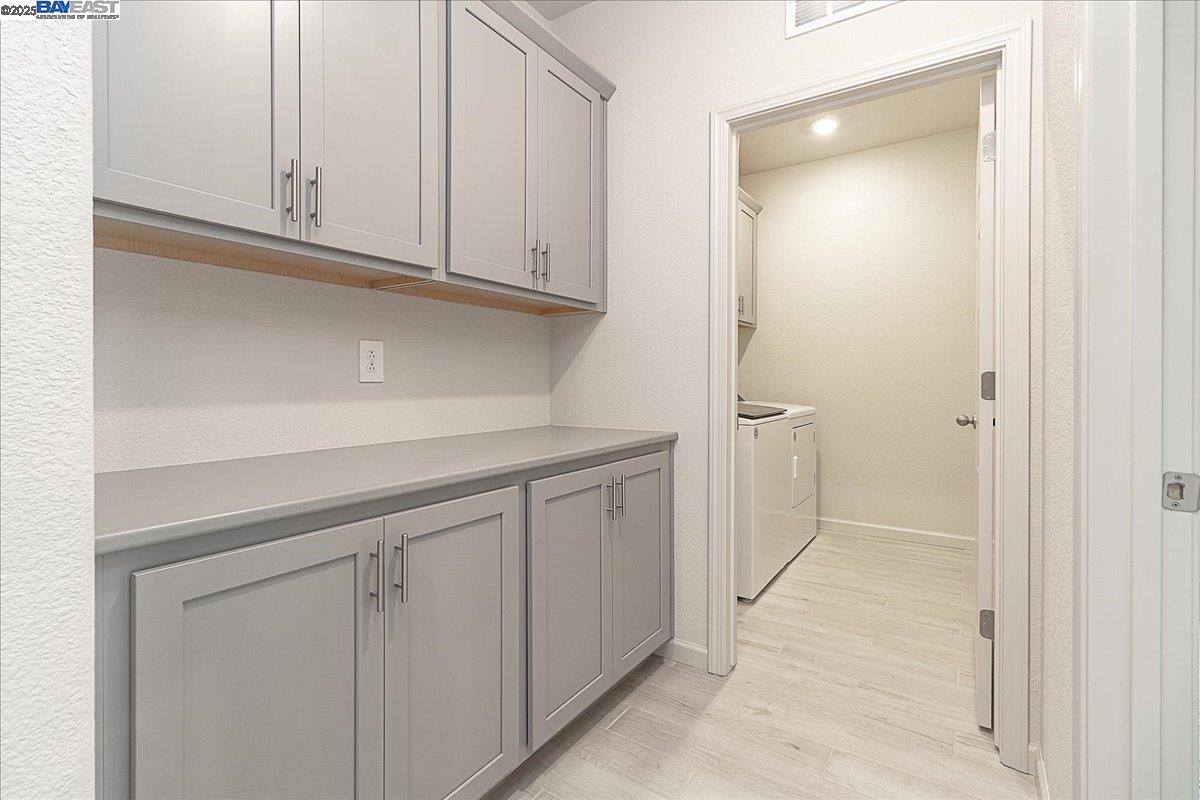 Detail Gallery Image 9 of 27 For 1710 Yukon Territory Ave, Manteca,  CA 95337 - 3 Beds | 2 Baths