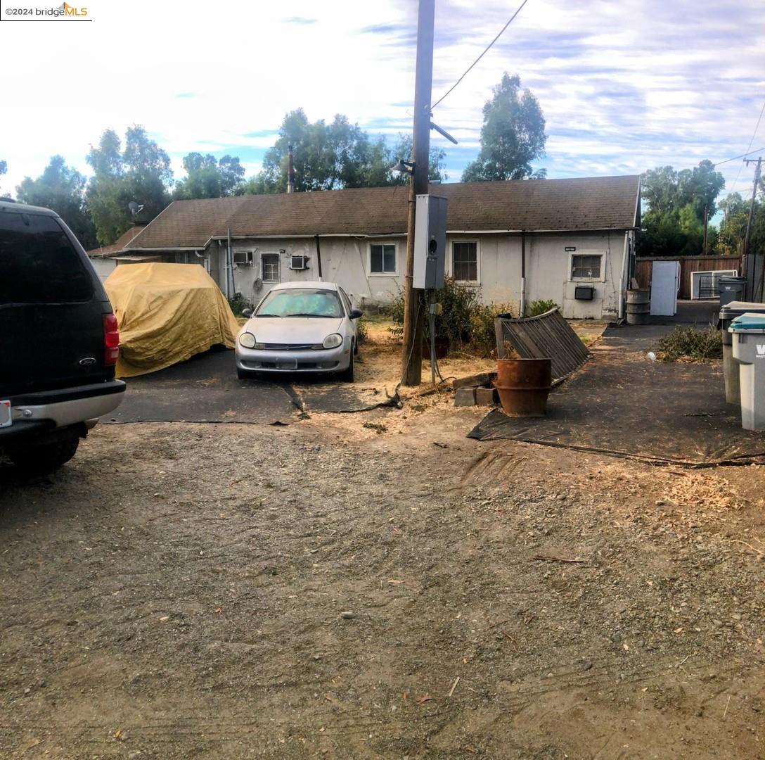 Detail Gallery Image 4 of 8 For 3105 County Road 88a, Dunnigan,  CA 95937 - 3 Beds | 1 Baths