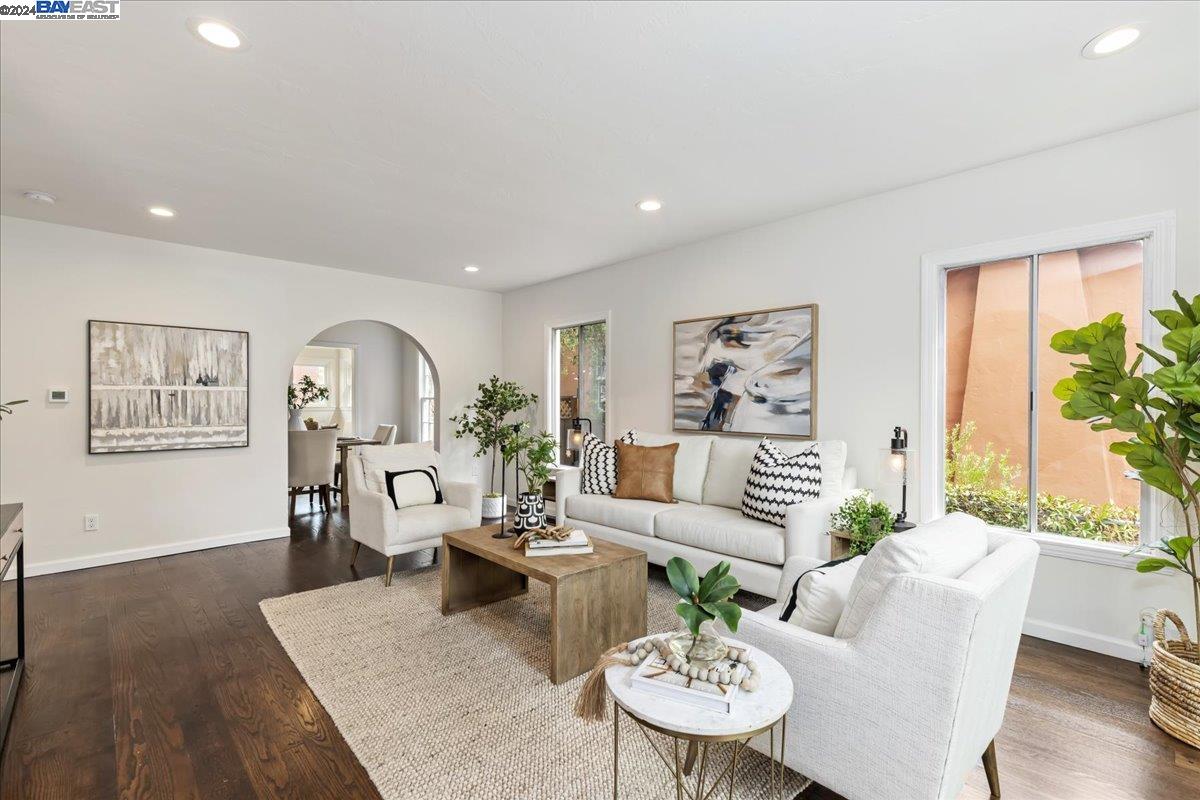 Detail Gallery Image 2 of 28 For 955 Virginia St, Berkeley,  CA 94710 - 4 Beds | 2 Baths