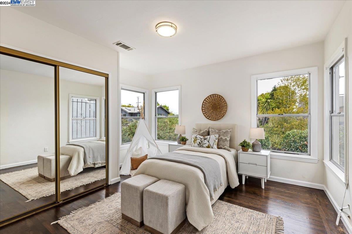 Detail Gallery Image 14 of 28 For 955 Virginia St, Berkeley,  CA 94710 - 4 Beds | 2 Baths