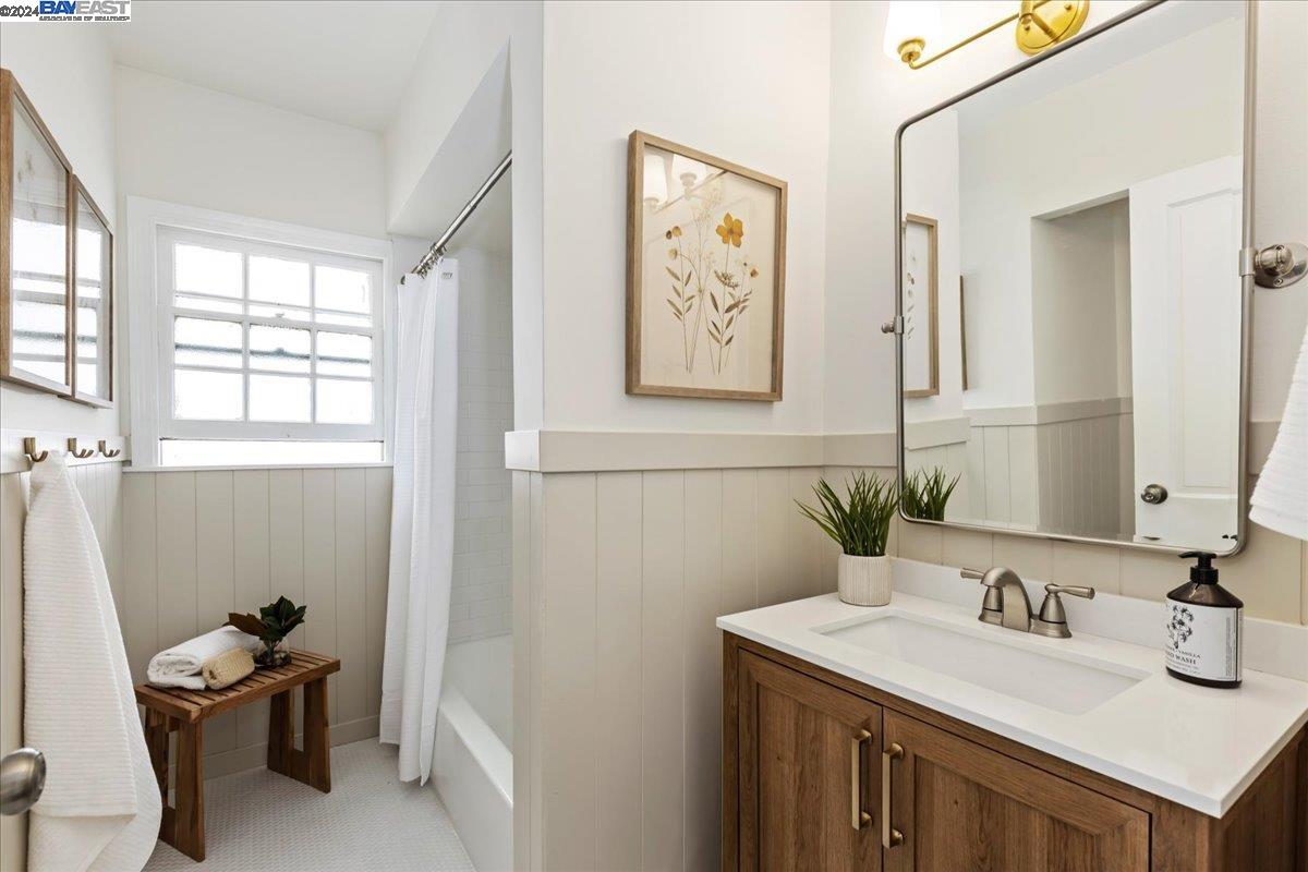 Detail Gallery Image 15 of 28 For 955 Virginia St, Berkeley,  CA 94710 - 4 Beds | 2 Baths