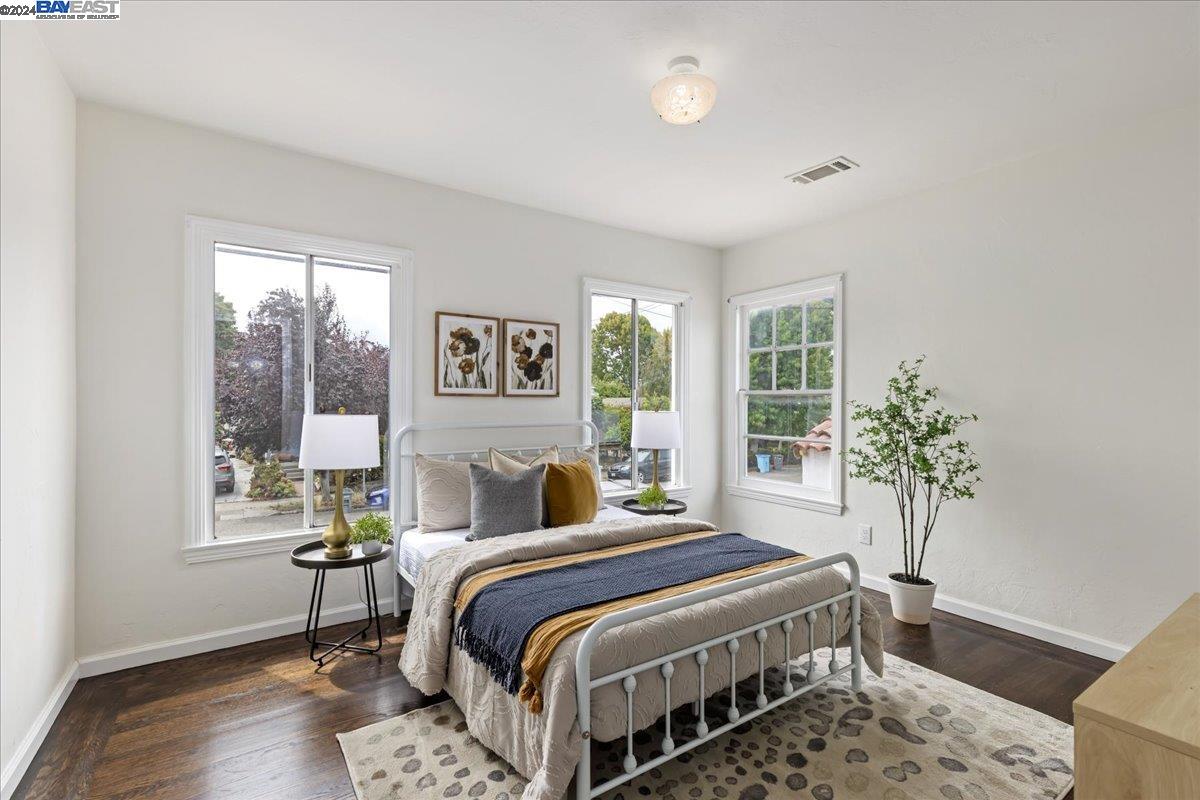 Detail Gallery Image 17 of 28 For 955 Virginia St, Berkeley,  CA 94710 - 4 Beds | 2 Baths