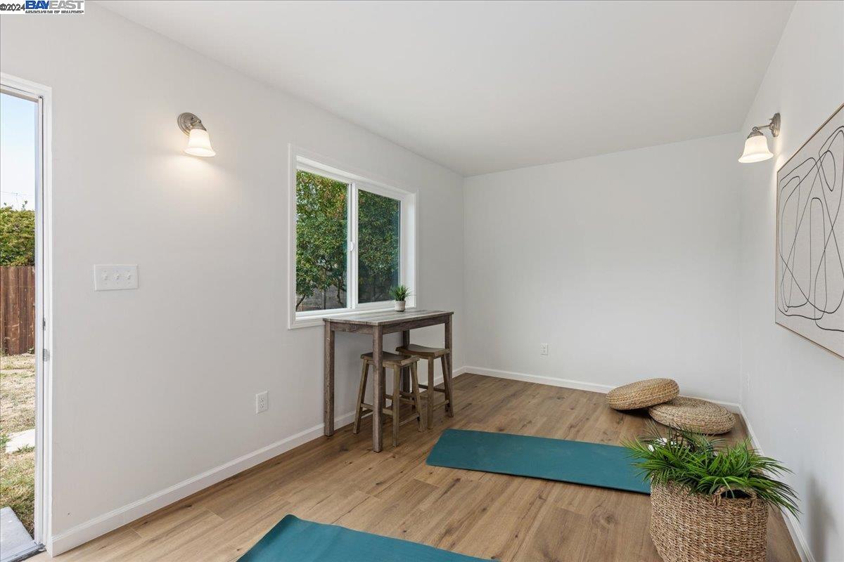 Detail Gallery Image 24 of 28 For 955 Virginia St, Berkeley,  CA 94710 - 4 Beds | 2 Baths