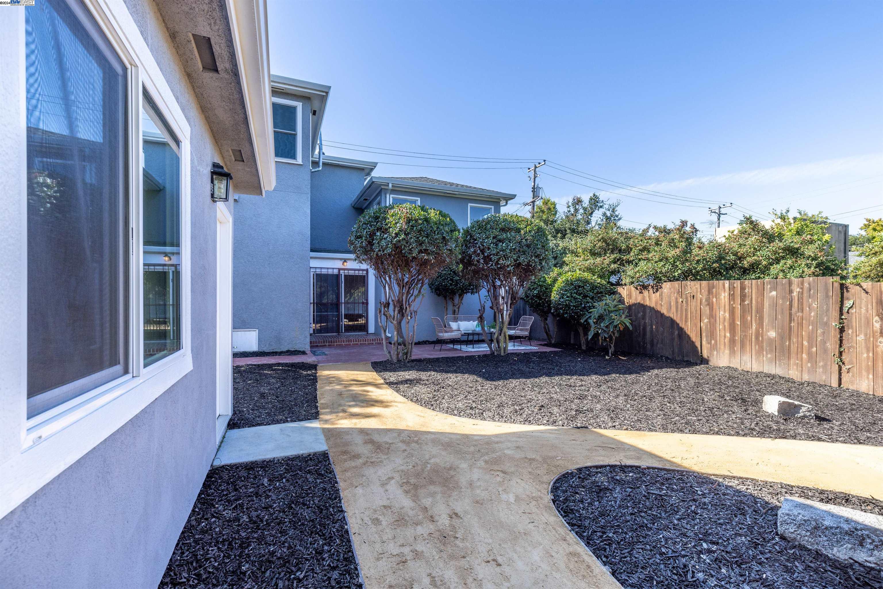 Detail Gallery Image 26 of 28 For 955 Virginia St, Berkeley,  CA 94710 - 4 Beds | 2 Baths