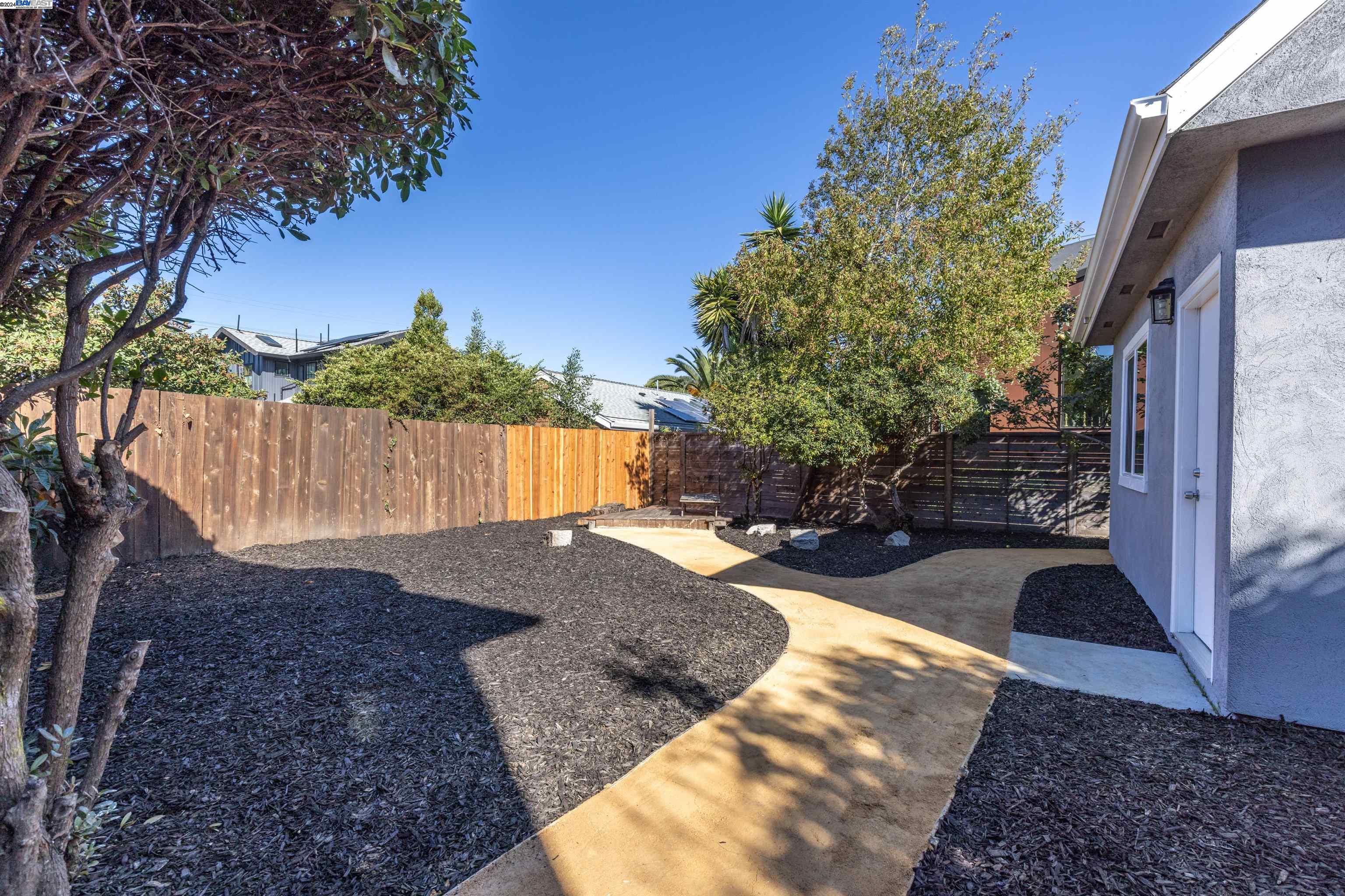 Detail Gallery Image 27 of 28 For 955 Virginia St, Berkeley,  CA 94710 - 4 Beds | 2 Baths
