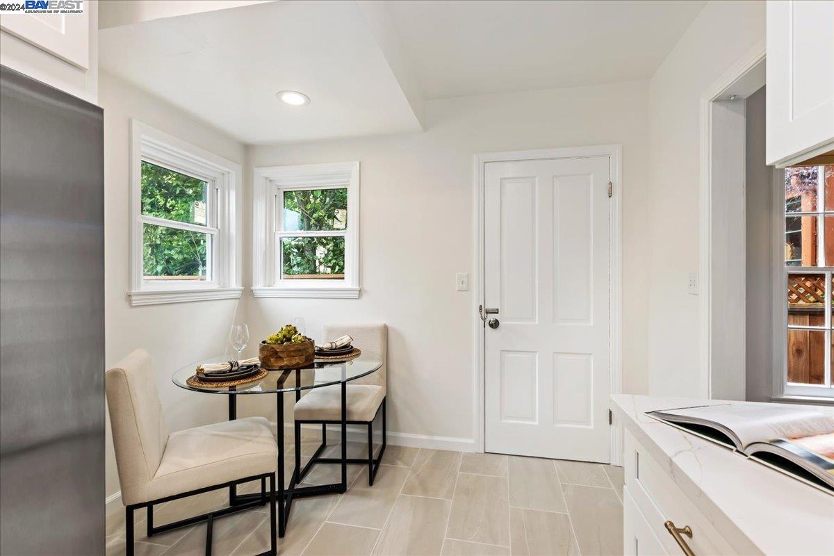Detail Gallery Image 8 of 28 For 955 Virginia St, Berkeley,  CA 94710 - 4 Beds | 2 Baths