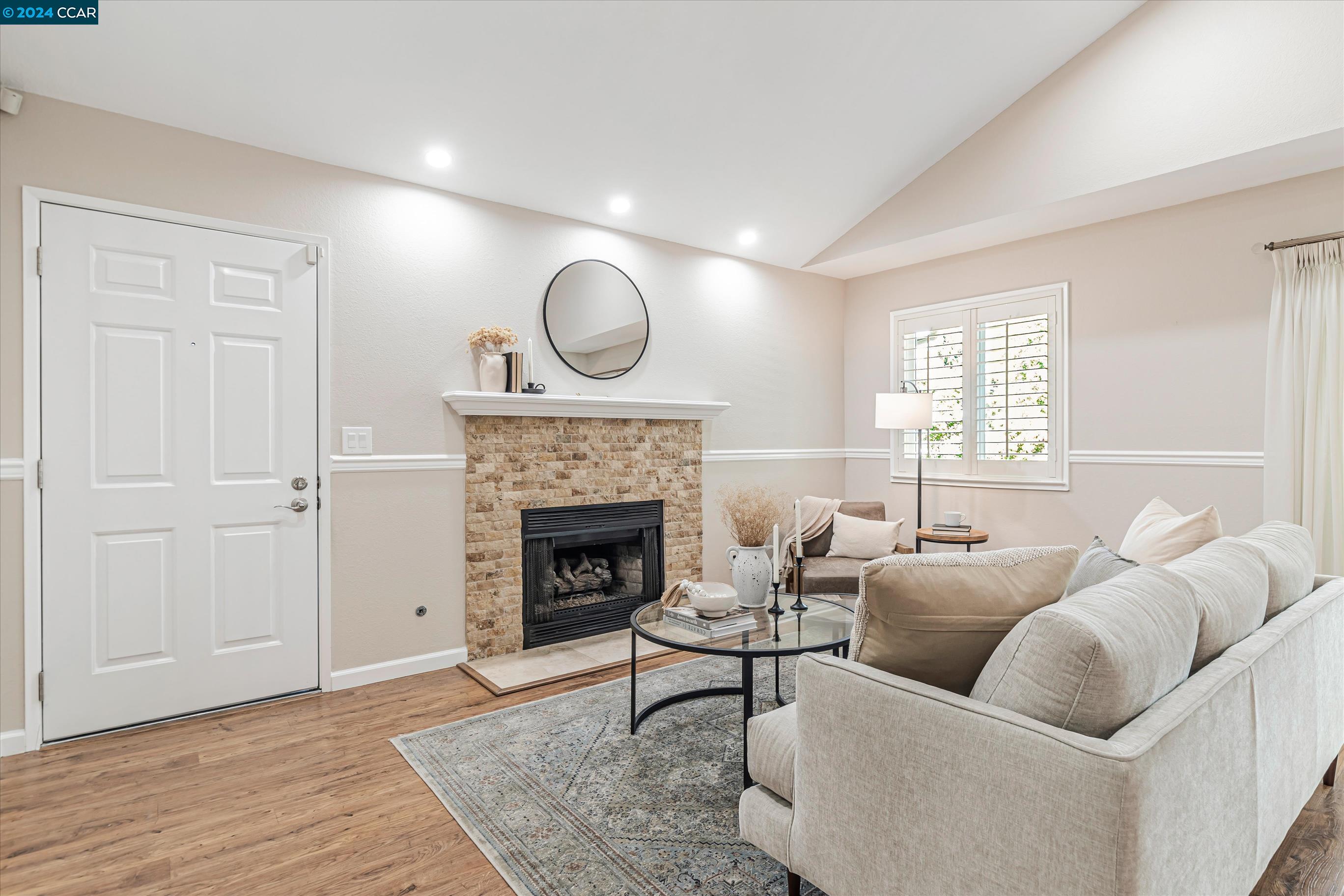 Photo #5: 41070967 Listing 