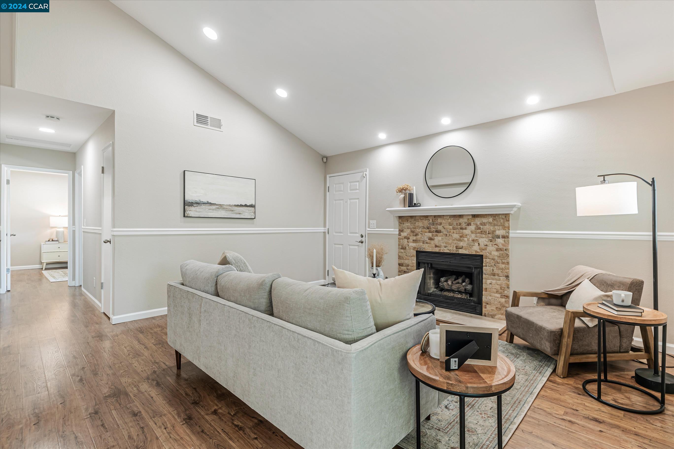 Photo #6: 41070967 Listing 