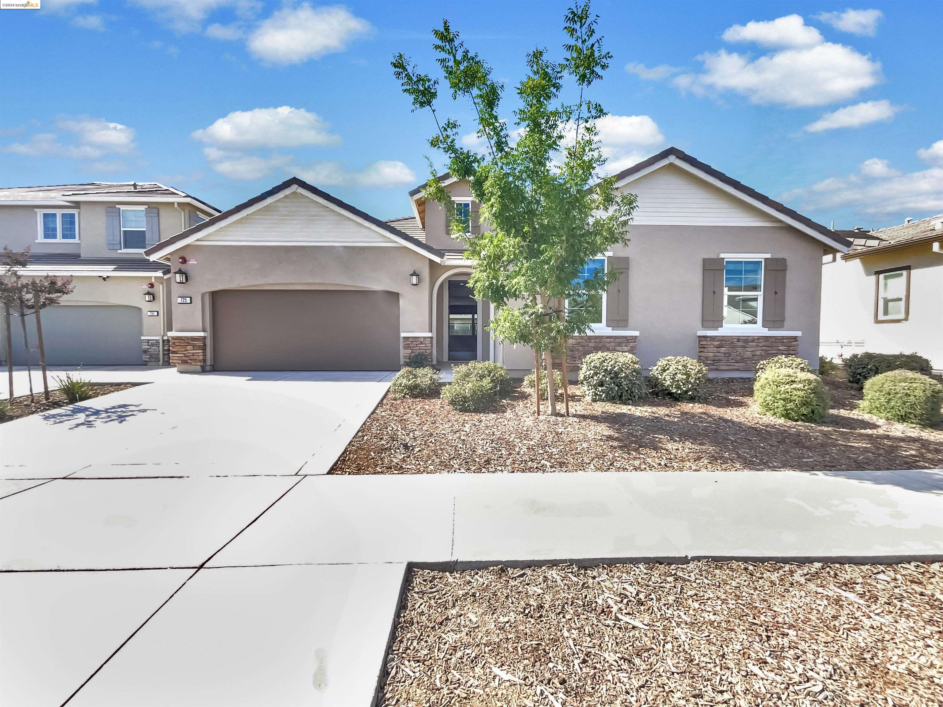 Detail Gallery Image 1 of 1 For 725 Hydrangea Dr, Vacaville,  CA 95687 - 3 Beds | 2/1 Baths