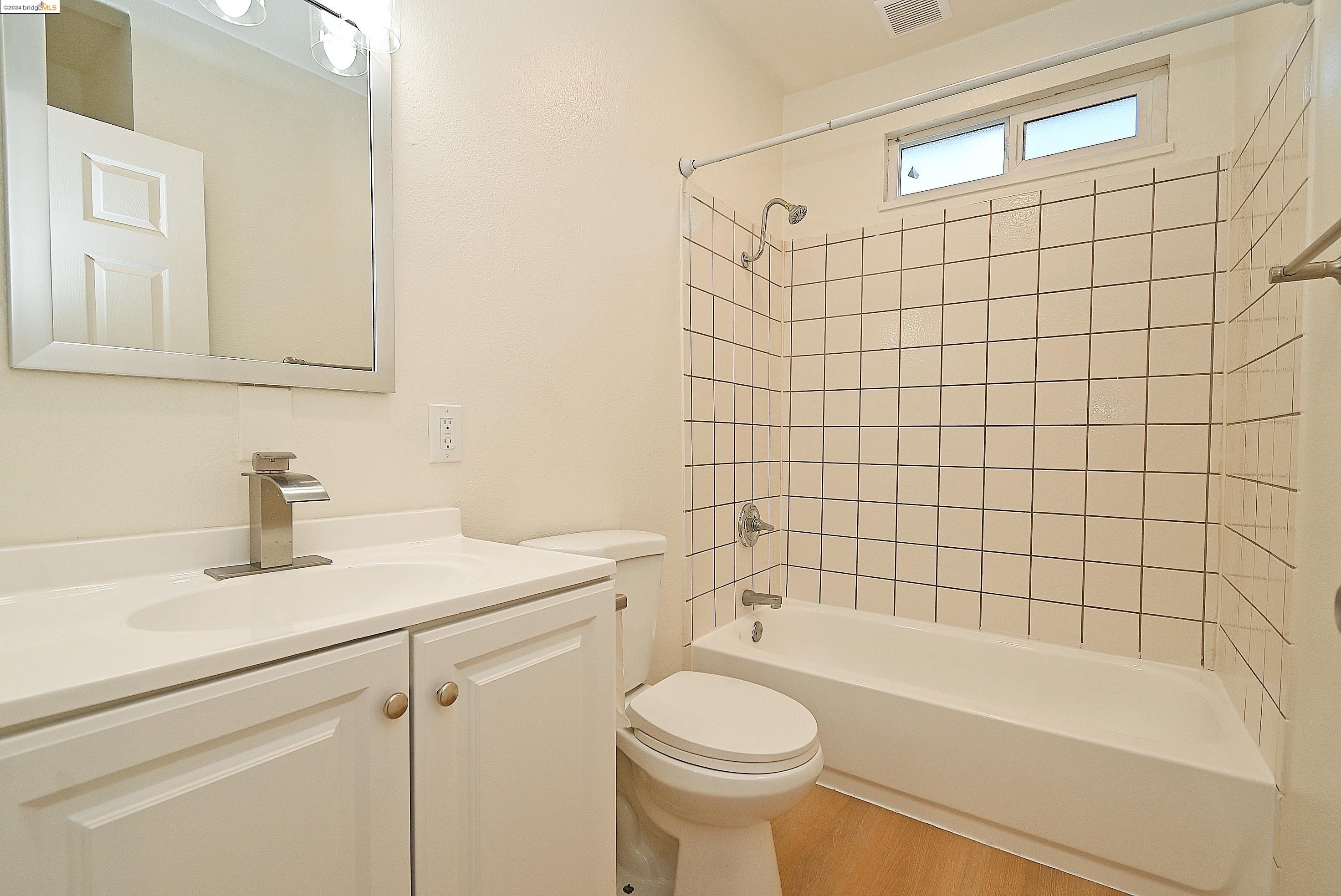 Detail Gallery Image 15 of 28 For 2237 62nd Ave C, Oakland,  CA 94605 - 2 Beds | 1 Baths