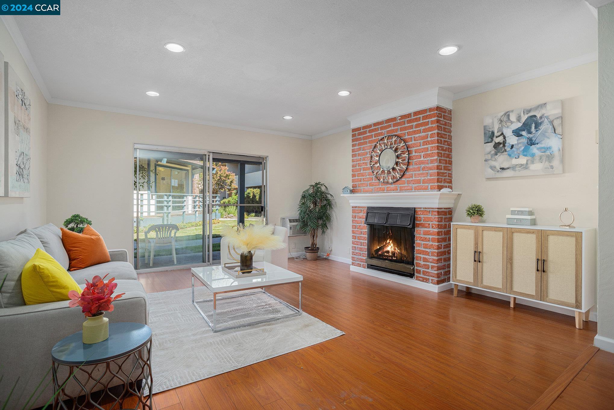 More Details about MLS # 41071131 : 1731 ELLIS ST # 17