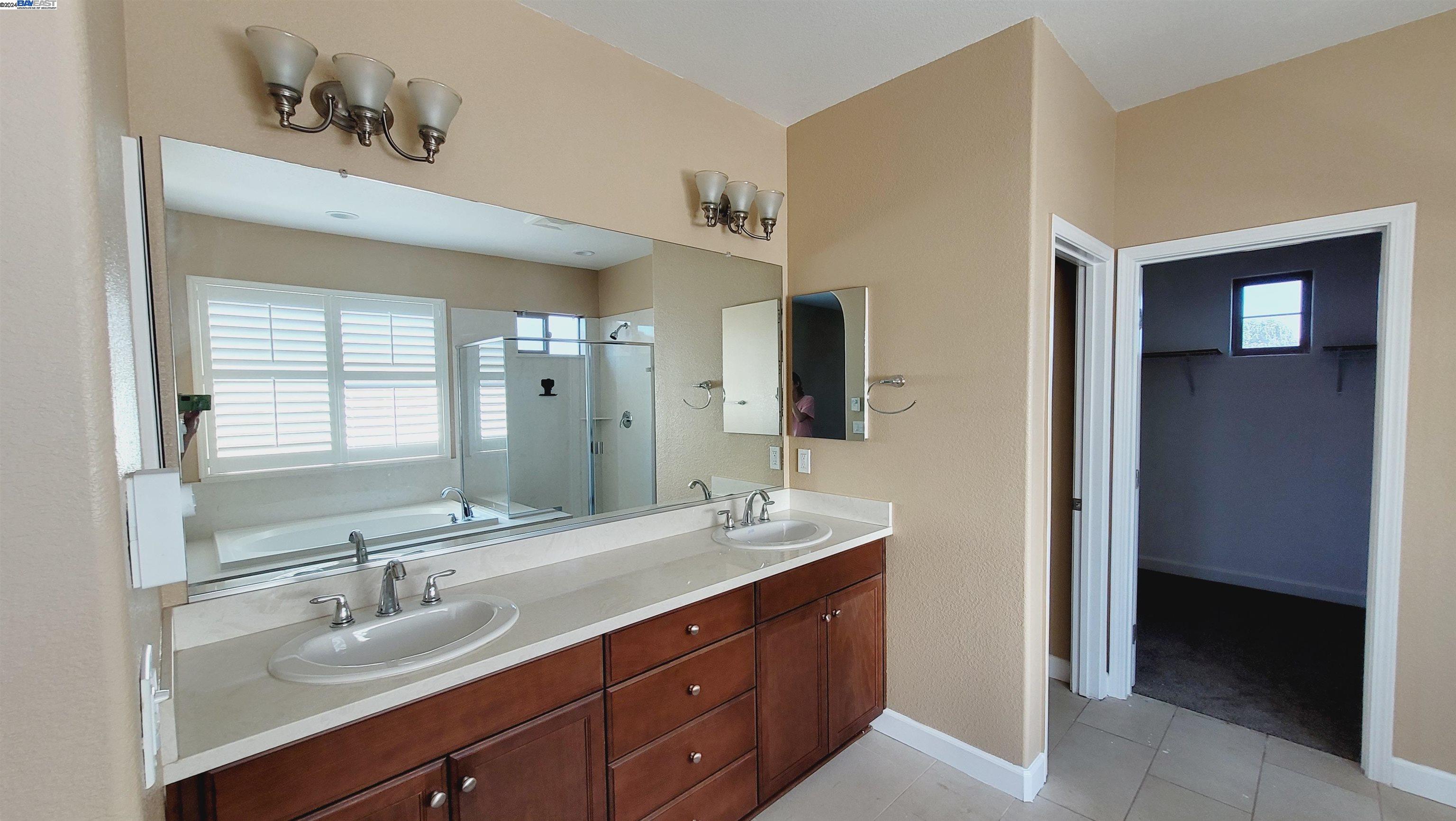 Detail Gallery Image 25 of 38 For 3602 Levanto Way, Manteca,  CA 95337 - 4 Beds | 3/1 Baths