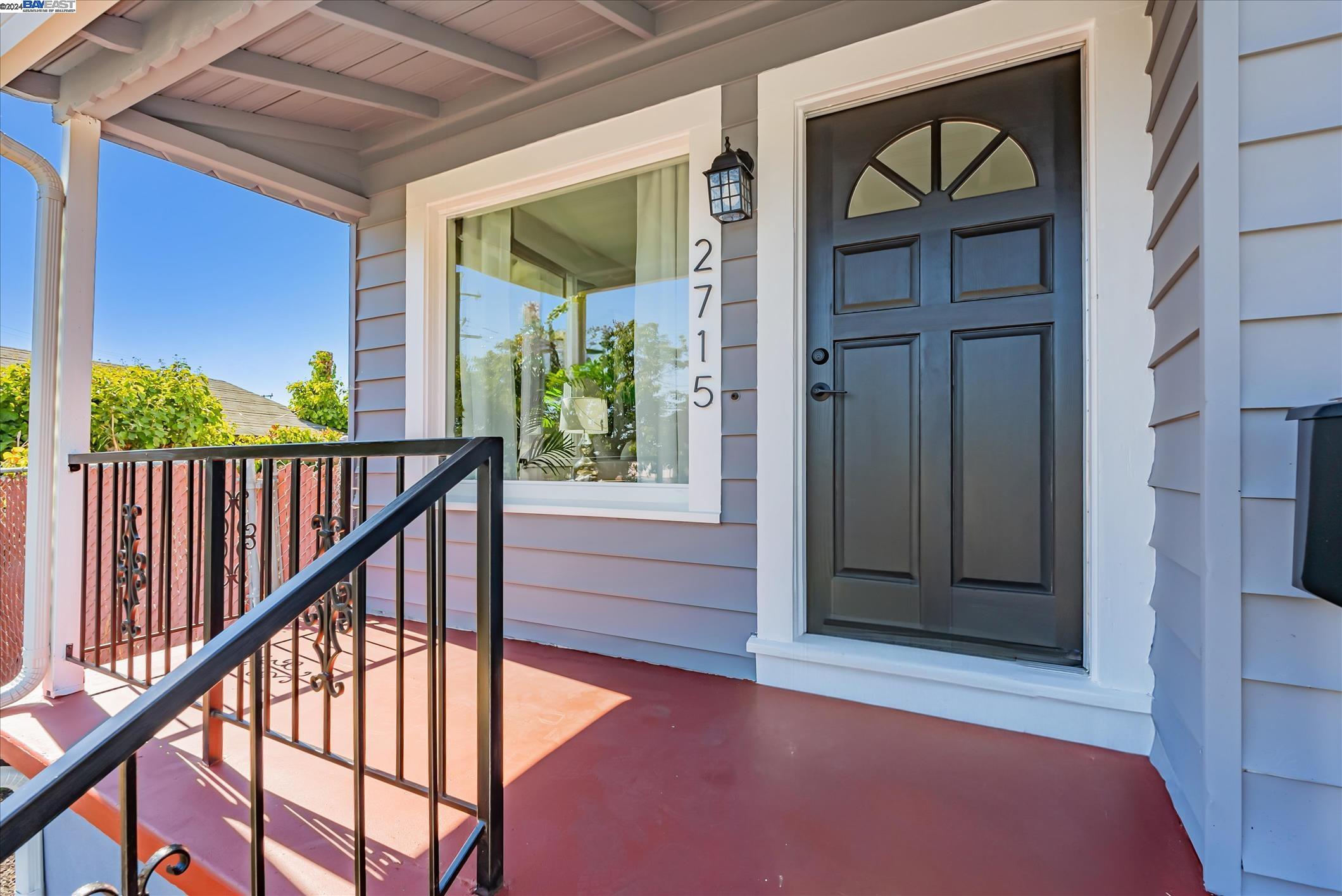 Detail Gallery Image 5 of 31 For 2715 Frazier Avenue, Oakland,  CA 94605 - 3 Beds | 1 Baths