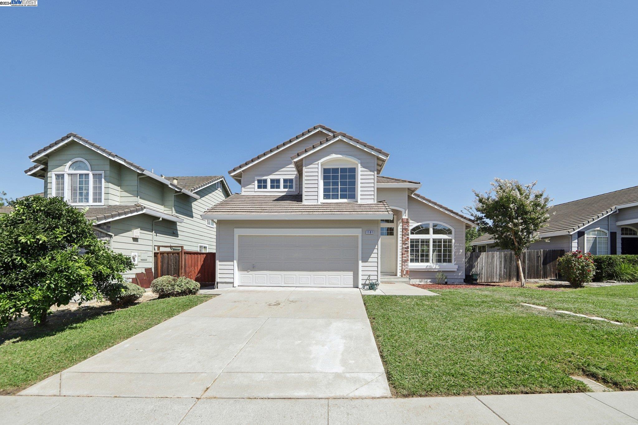 Detail Gallery Image 1 of 1 For 1181 Red Leaf Way, Pittsburg,  CA 94565 - 4 Beds | 2/1 Baths