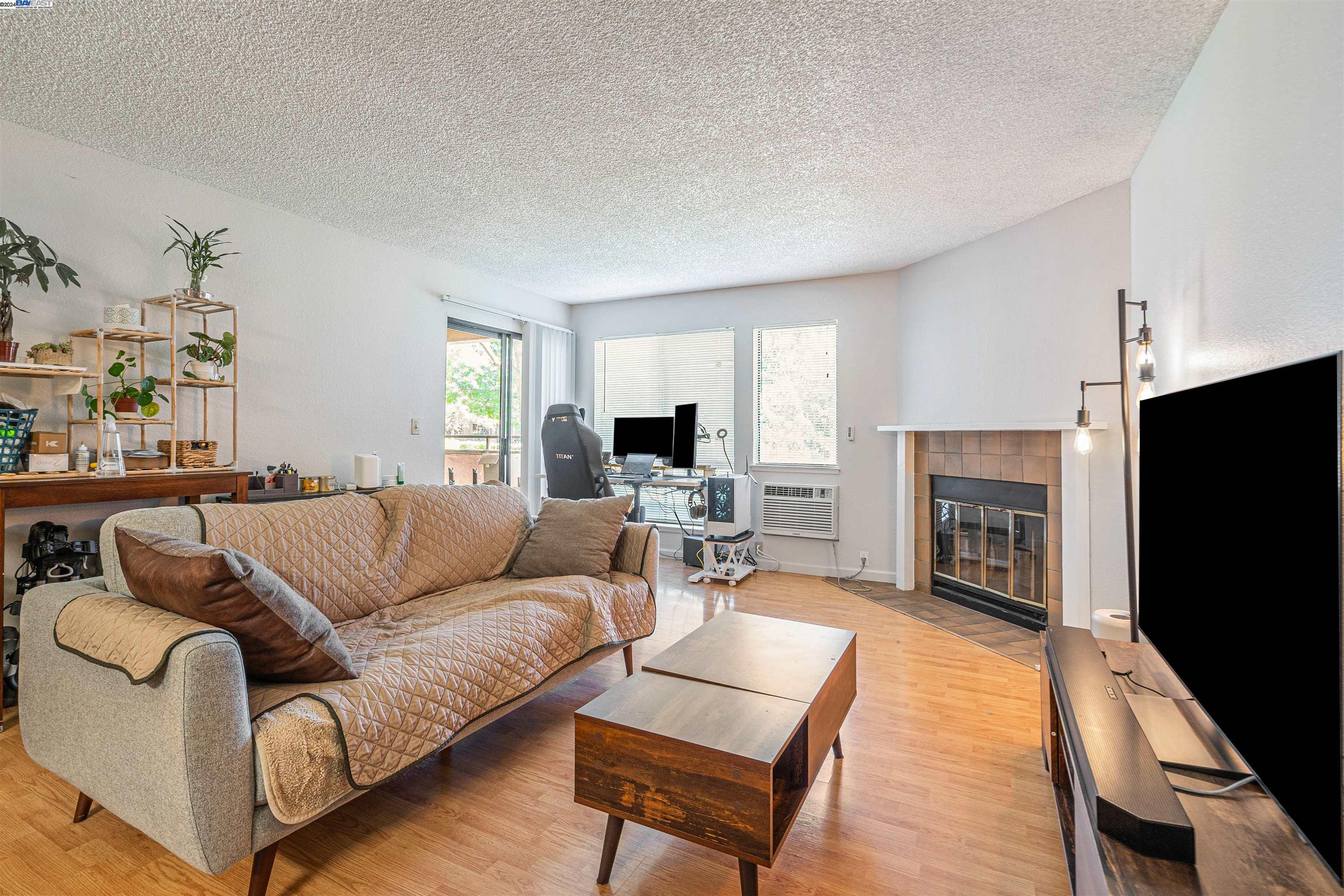 Photo #2: 41071275 Listing 