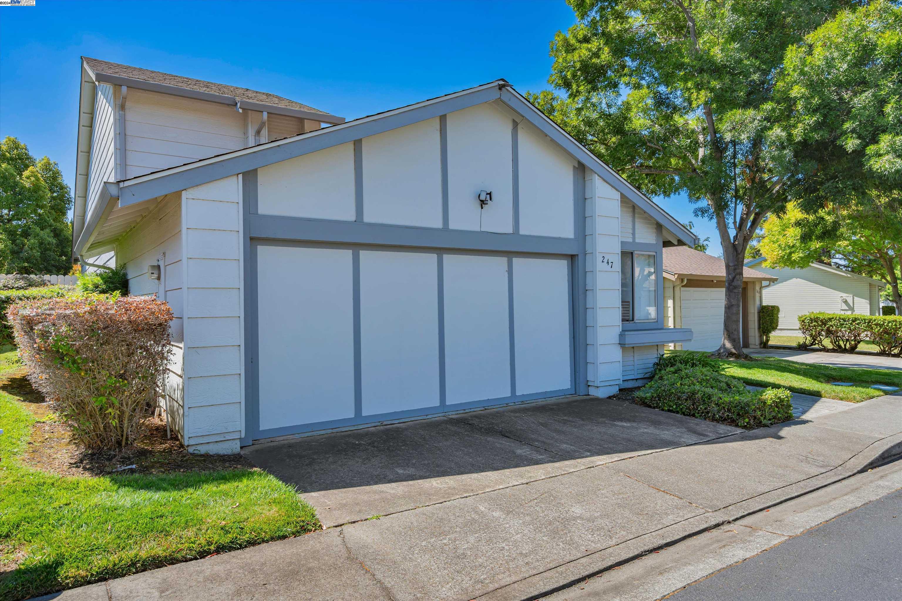 Detail Gallery Image 1 of 1 For 247 Stageline Dr, Vallejo,  CA 94591 - 2 Beds | 2 Baths