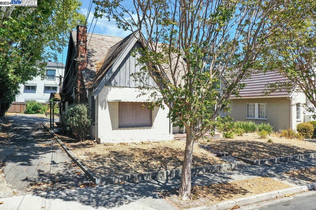 GREAT INVESTOR/BUILDER OPPORTUNITY! PRIME DOWNTOWN LOCATION. This is your opportunity to own a property with endless income potential near Downtown Walnut Creek. Remodel existing property and have two additional ADUs in the back of the property or build a duplex, triplex or fourplex with additional ADUs.  Income potential is endless in this lovely, well established best Downtown Walnut Creek location. Less than 1/2 mile to BART. Walk to all of Downtown Walnut Creek's restaurants & stores. 2 blocks to Lesher Center for the Arts and easy freeway access