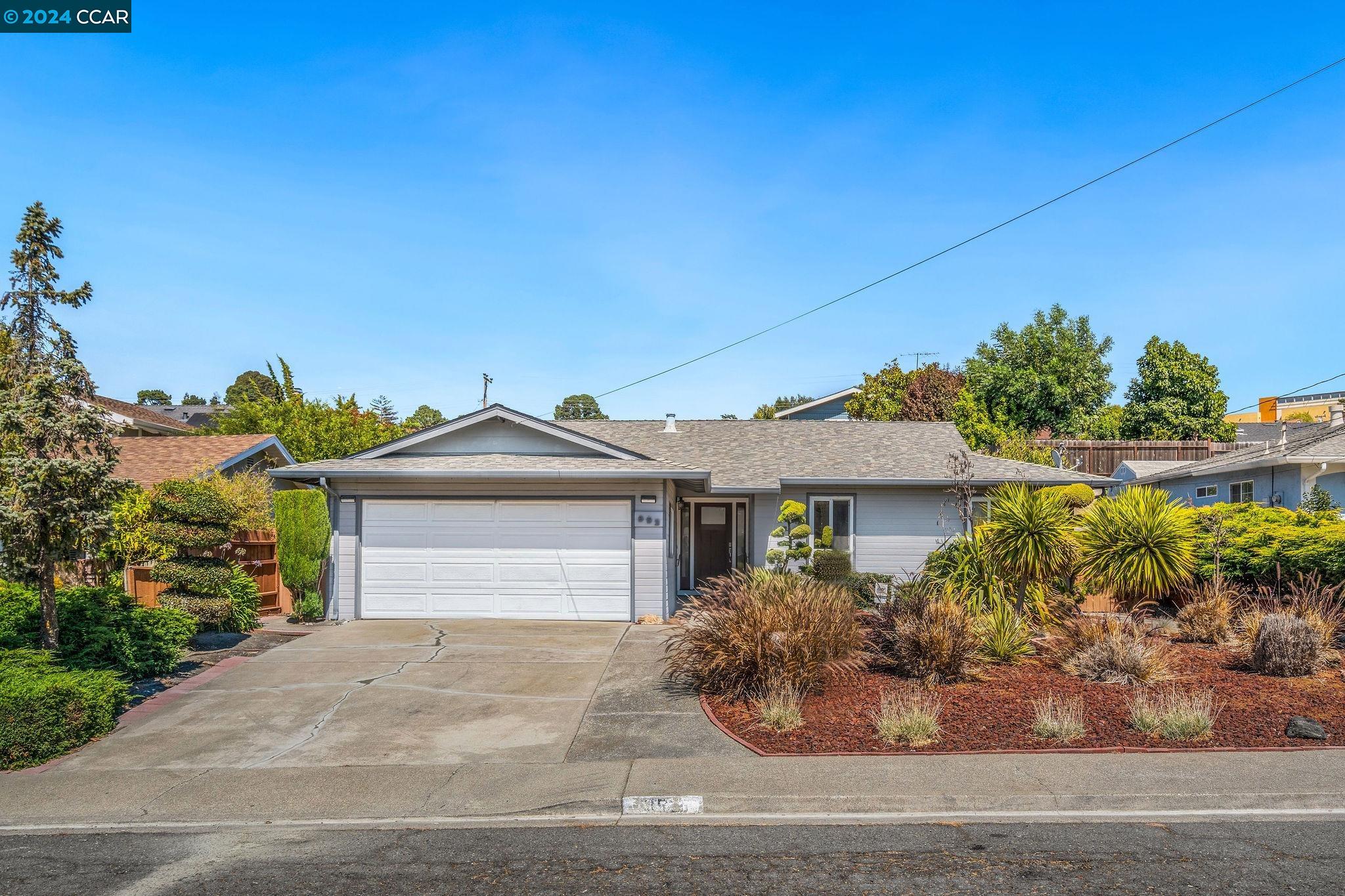 Detail Gallery Image 1 of 1 For 952 Kittery Way, Pinole,  CA 94564 - 3 Beds | 2 Baths