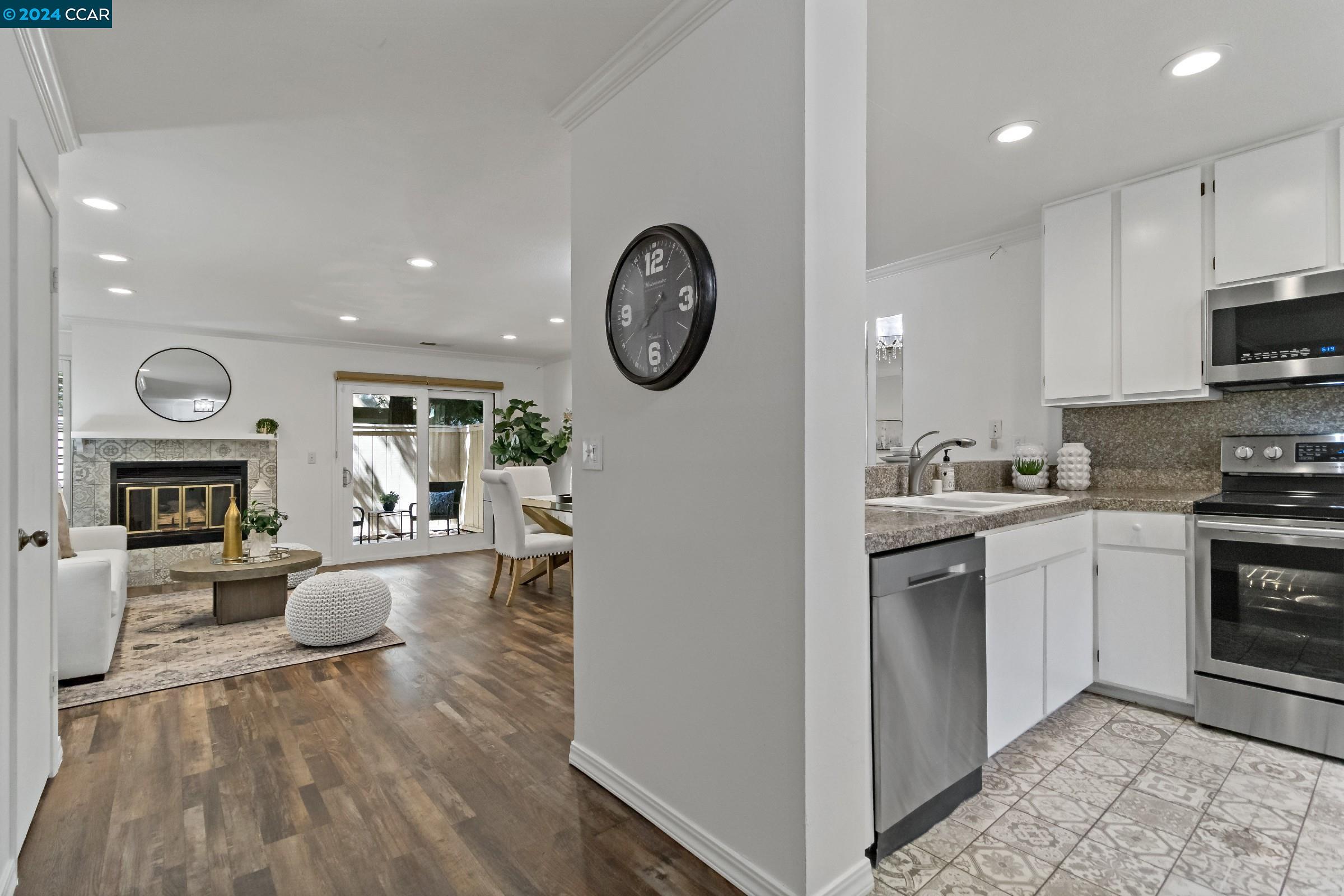 Photo #2: 41071441 Listing 