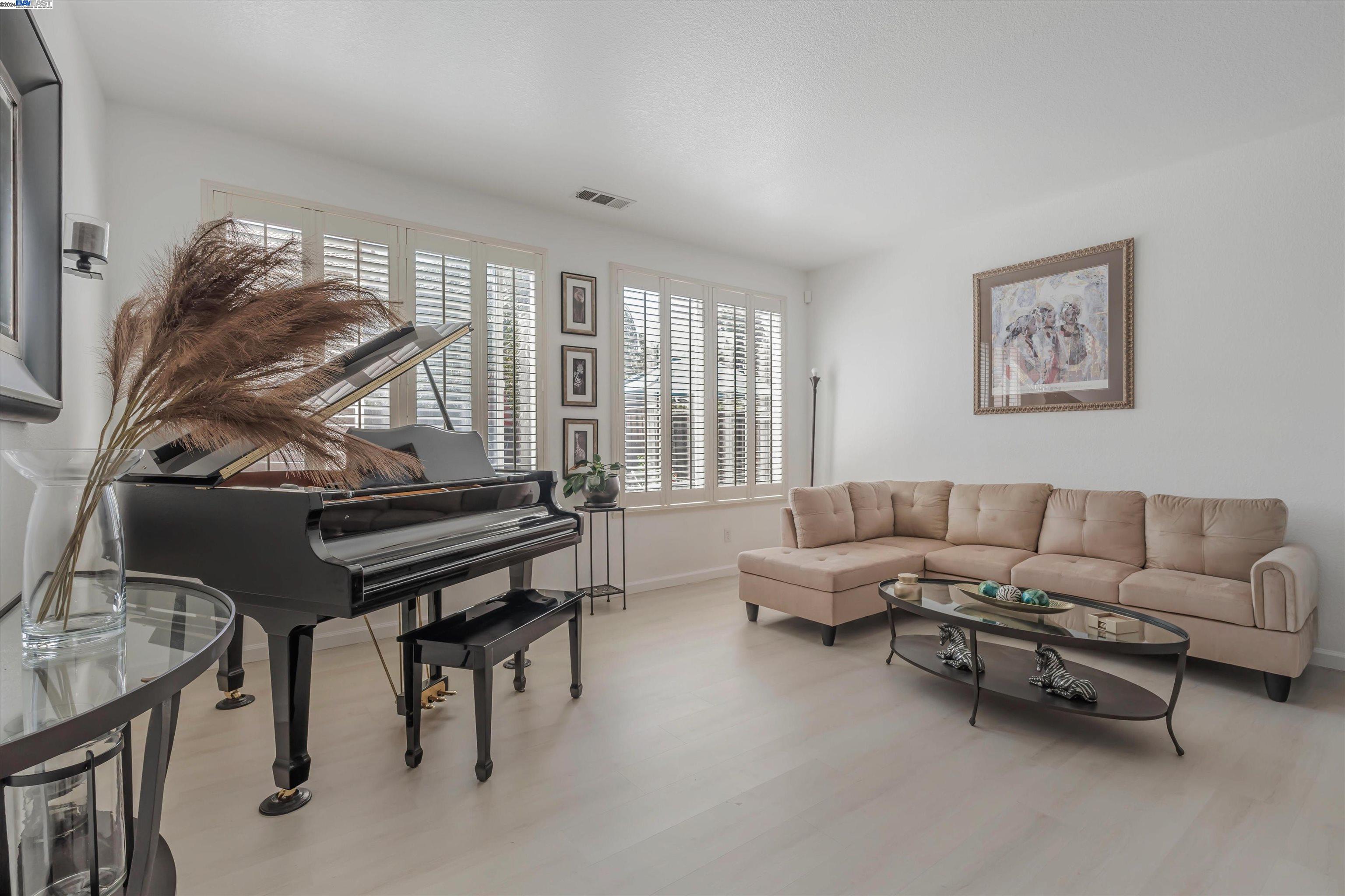 Detail Gallery Image 11 of 40 For 686 Homestead Ave, Lathrop,  CA 95330 - 5 Beds | 3 Baths