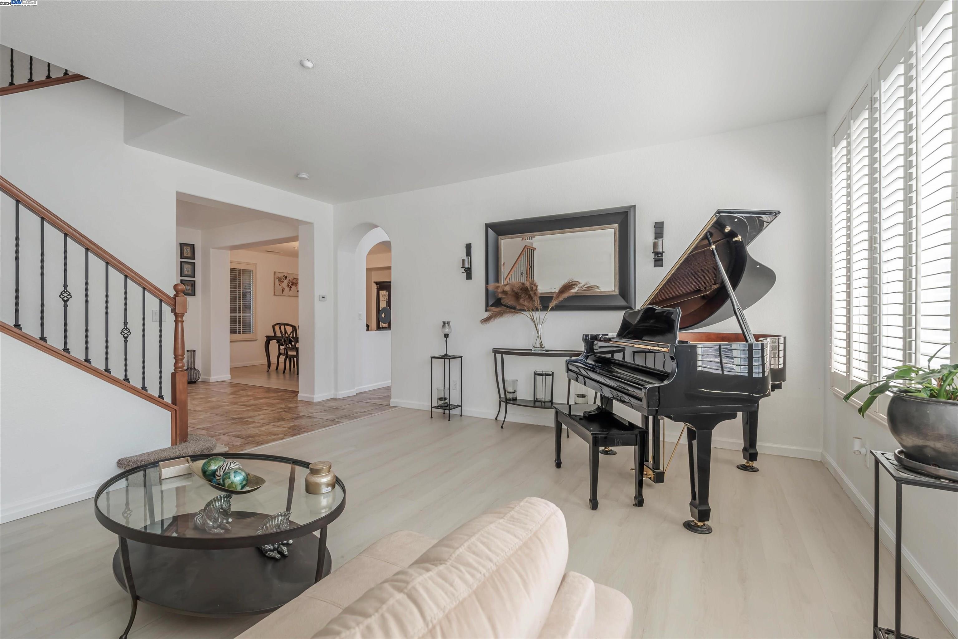 Detail Gallery Image 13 of 40 For 686 Homestead Ave, Lathrop,  CA 95330 - 5 Beds | 3 Baths