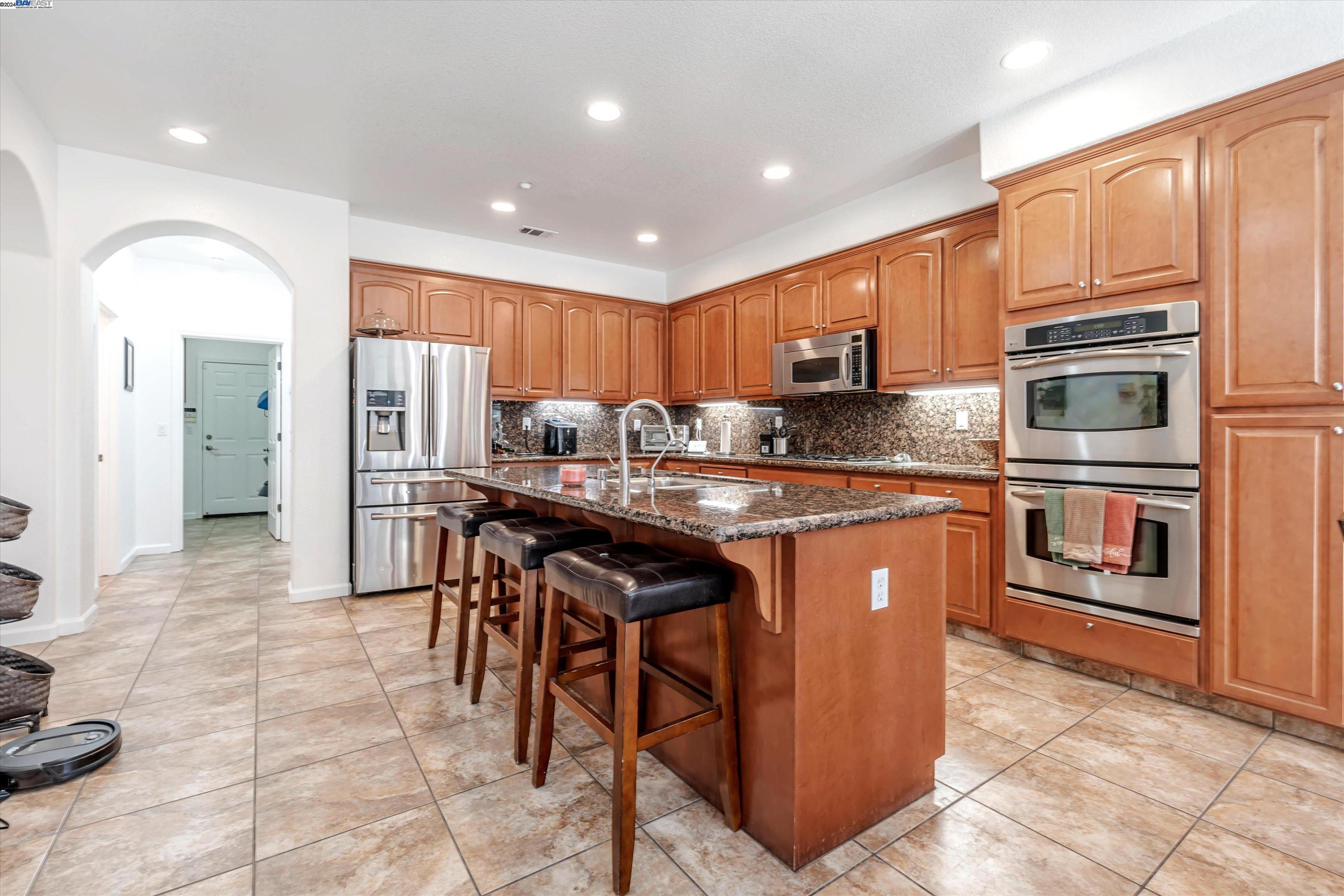 Detail Gallery Image 7 of 40 For 686 Homestead Ave, Lathrop,  CA 95330 - 5 Beds | 3 Baths