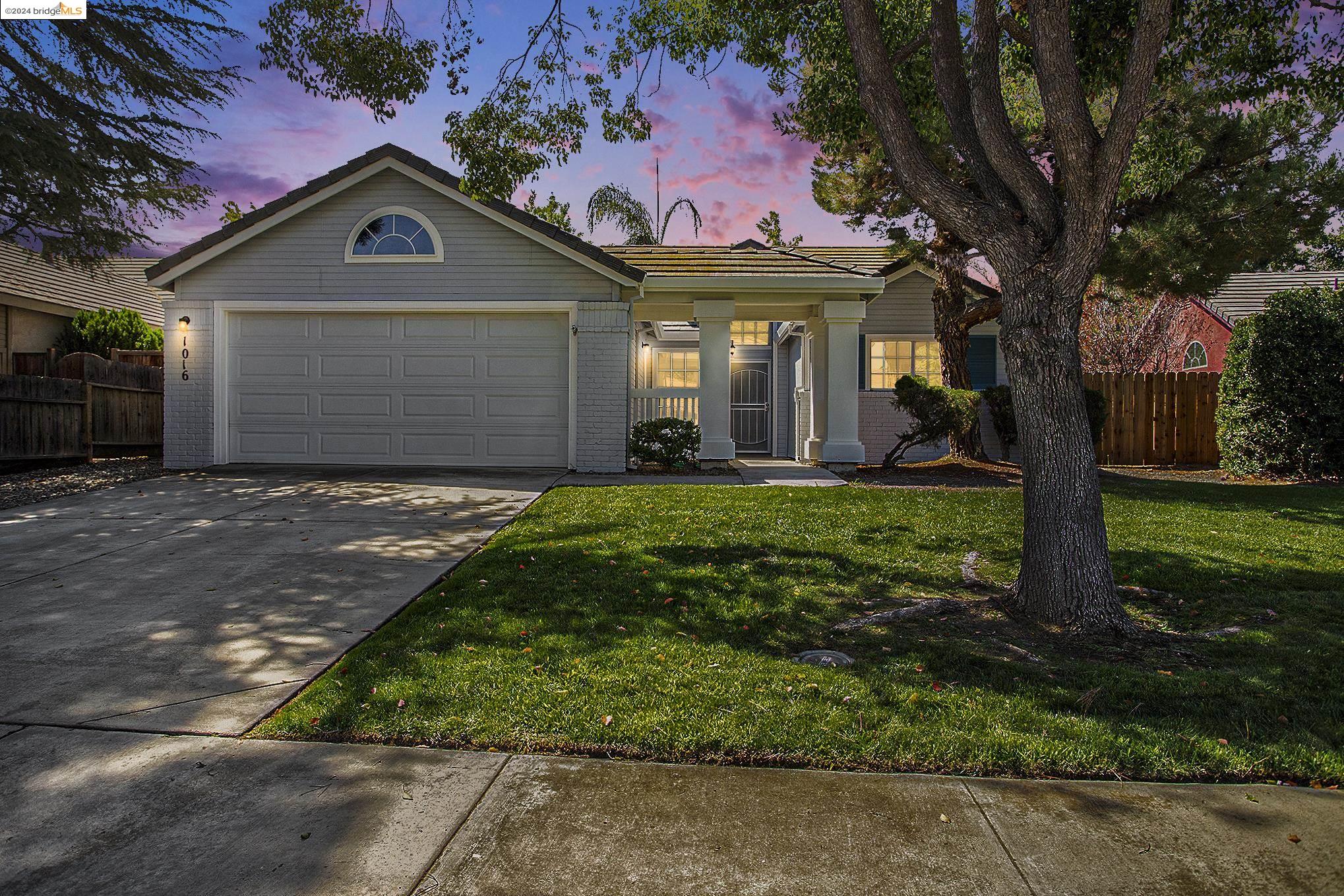 Detail Gallery Image 4 of 27 For 1016 Lourence Dr, Tracy,  CA 95376 - 3 Beds | 2 Baths