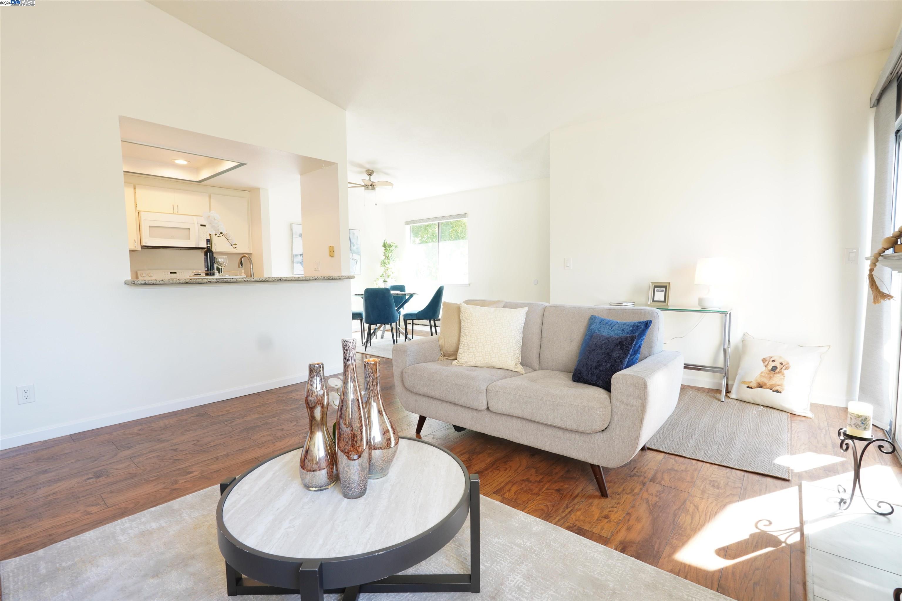 Photo #2: 41071541 Listing 