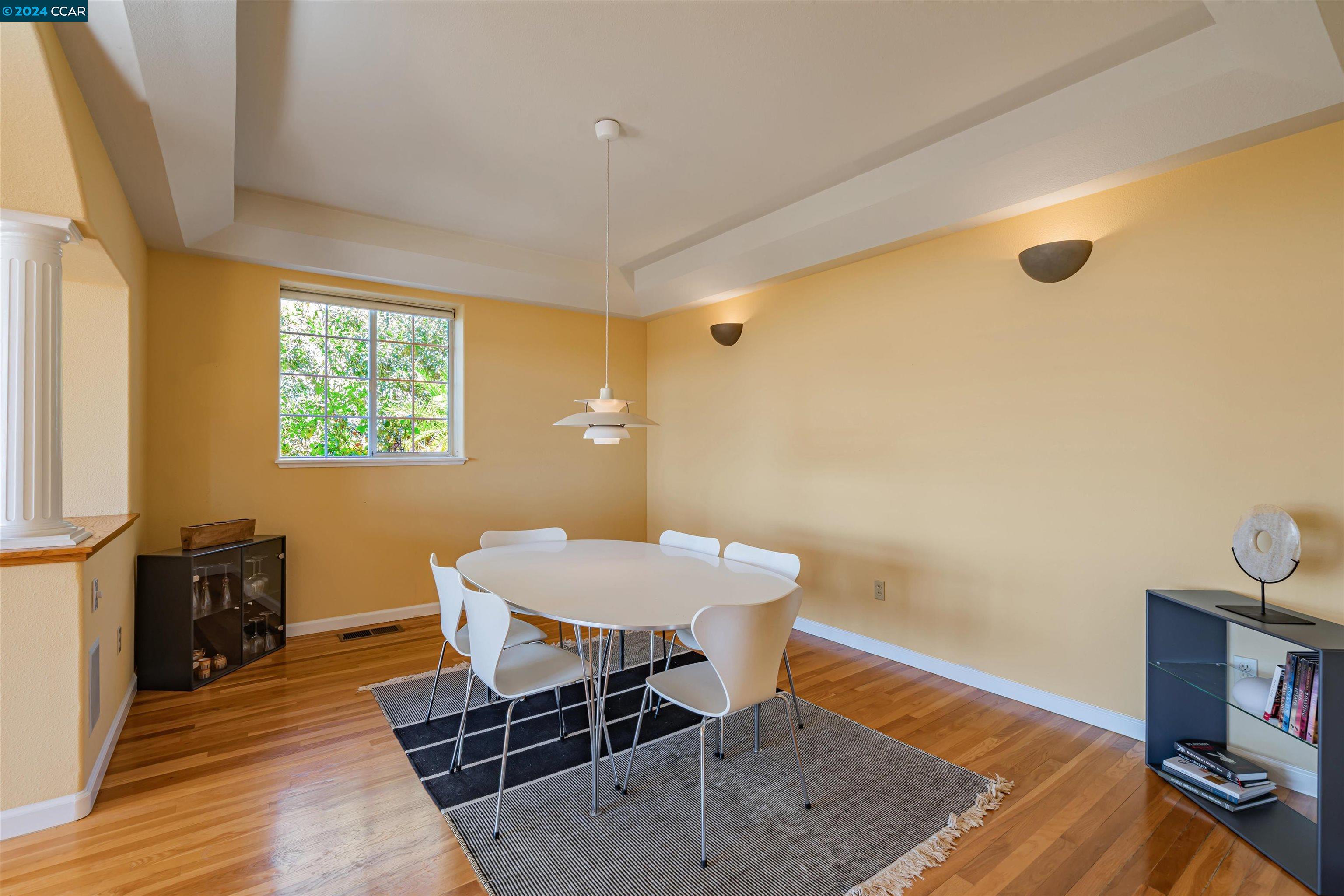 Detail Gallery Image 17 of 43 For 4229 Terrabella Way, Oakland,  CA 94619 - 3 Beds | 2/1 Baths