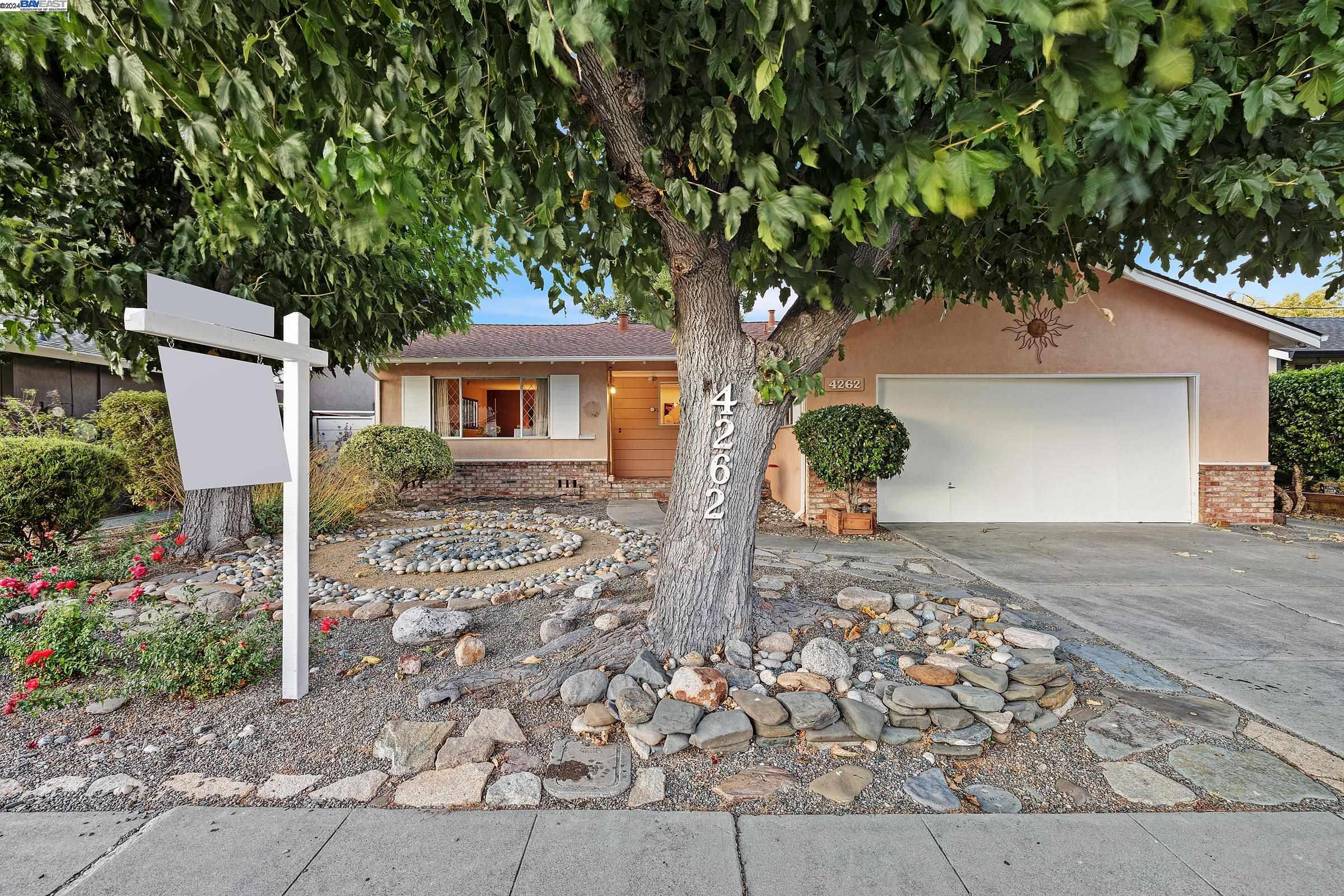 Detail Gallery Image 1 of 1 For 4262 Pomona Way, Livermore,  CA 94550 - 4 Beds | 2 Baths