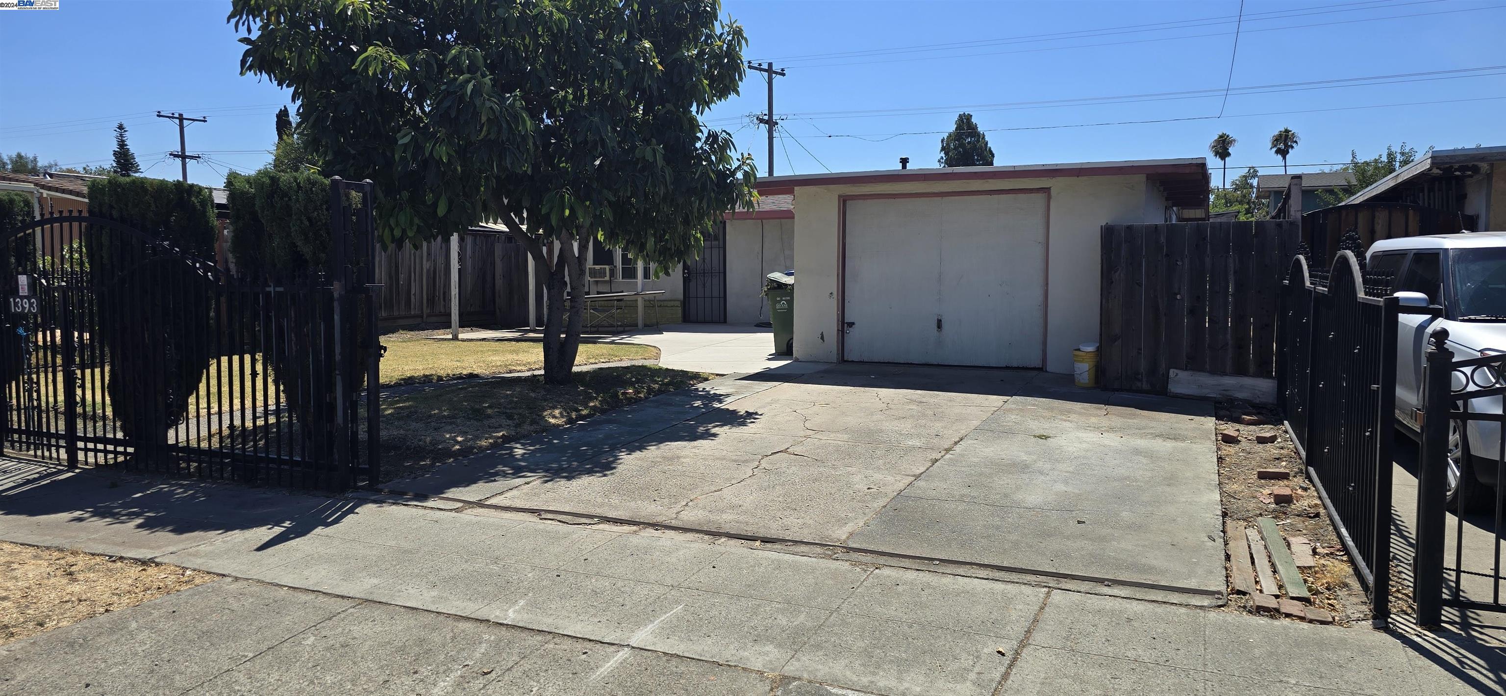 Detail Gallery Image 1 of 1 For 1393 Chiplay Dr, San Jose,  CA 95122 - 3 Beds | 1 Baths
