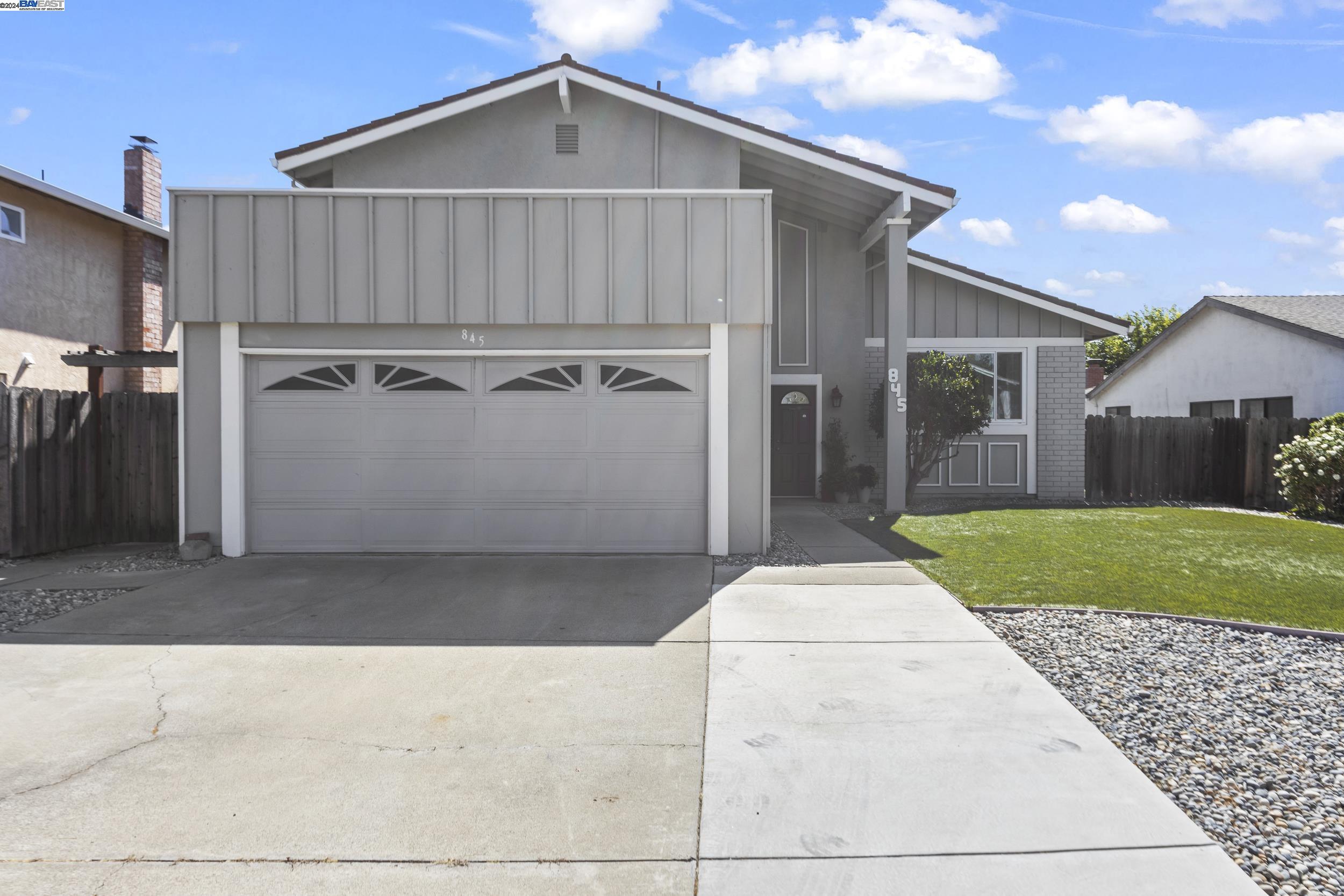 Detail Gallery Image 1 of 1 For 845 Hazel St, Livermore,  CA 94550 - 4 Beds | 3 Baths