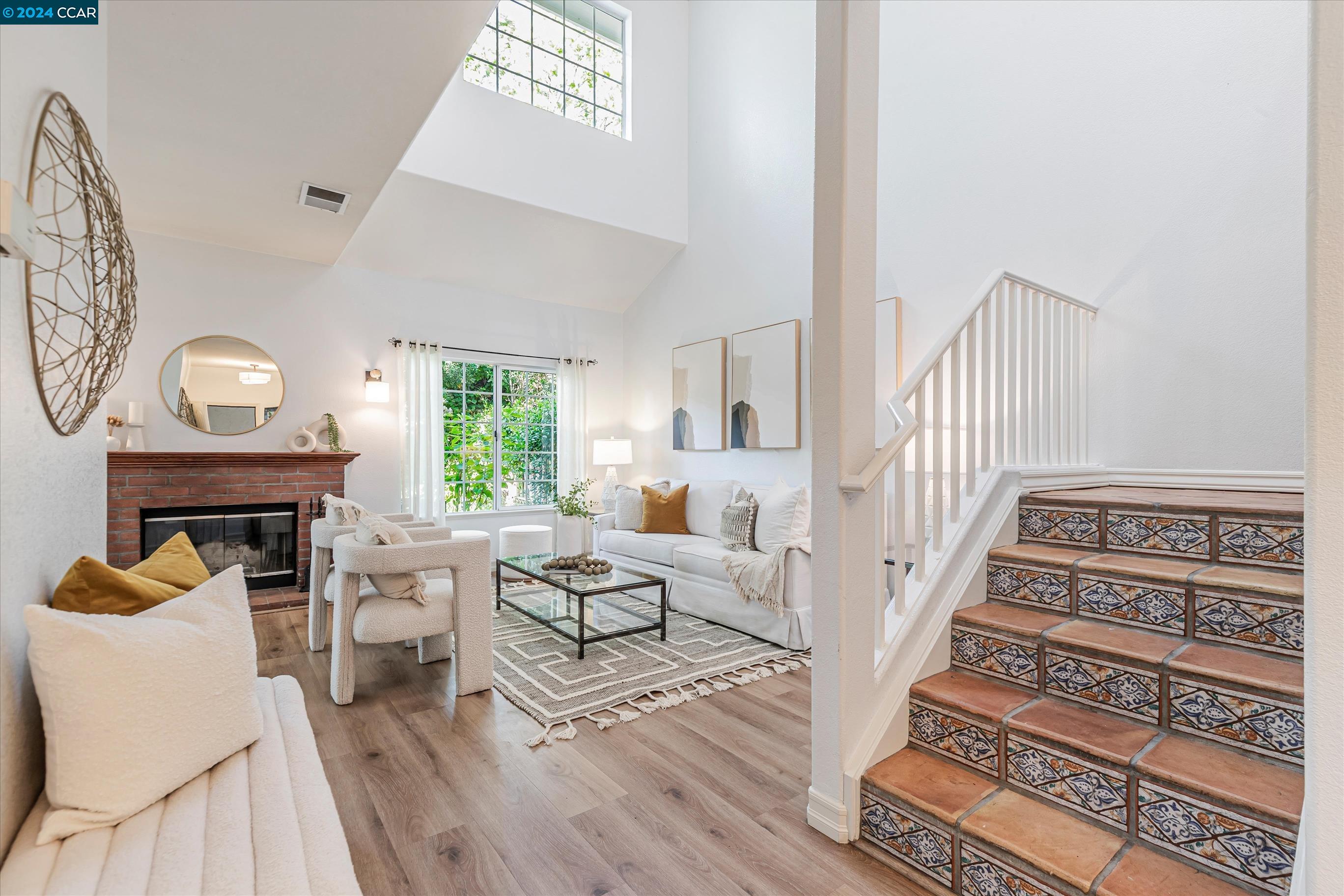 More Details about MLS # 41071718 : 208 COUNTRY MEADOWS LN
