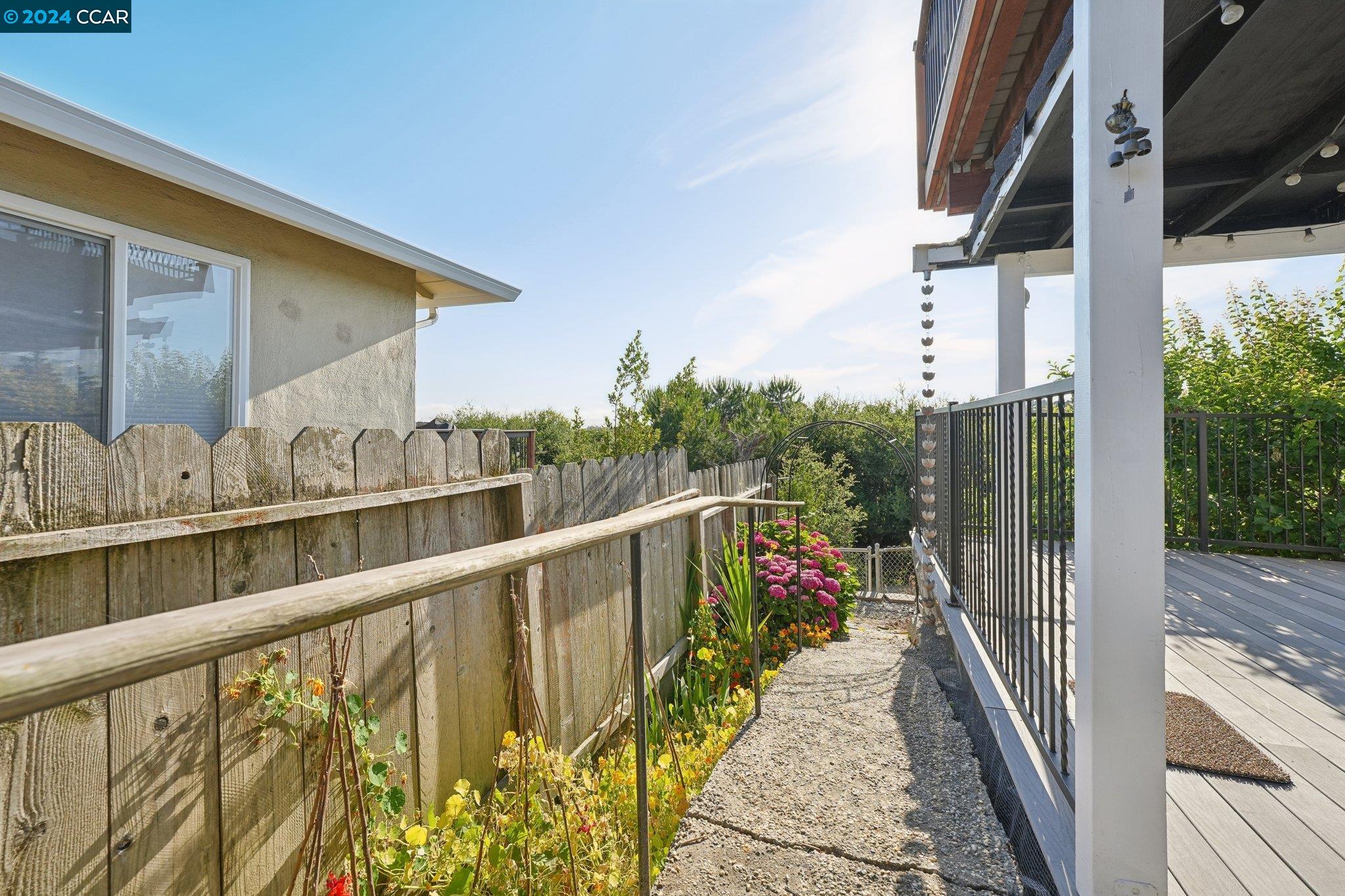 Detail Gallery Image 42 of 49 For 17903 Beardsley St, Castro Valley,  CA 94546 - 3 Beds | 3/1 Baths