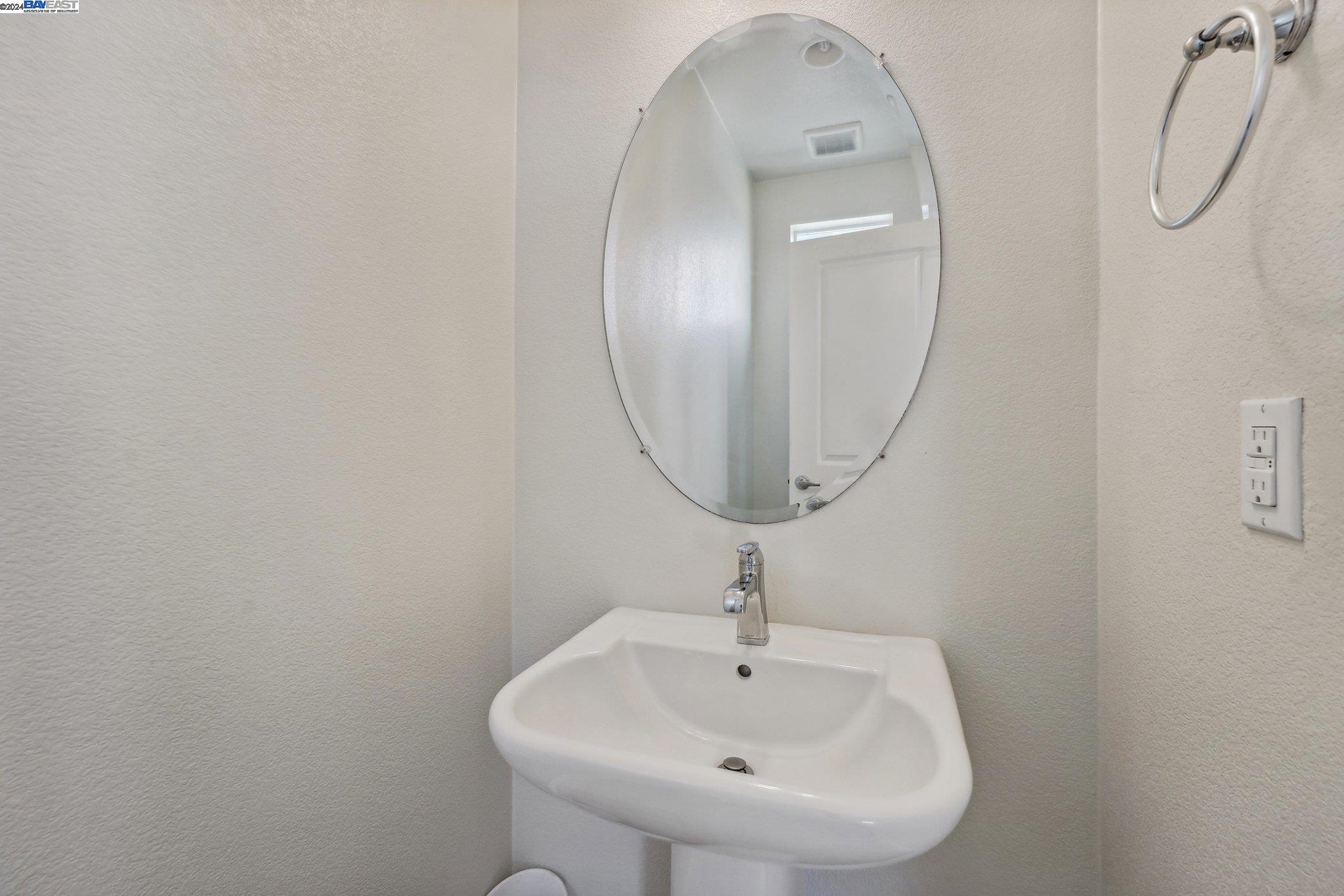 Detail Gallery Image 27 of 45 For 23320 Wilmot Cir, Hayward,  CA 94545 - 2 Beds | 2/1 Baths