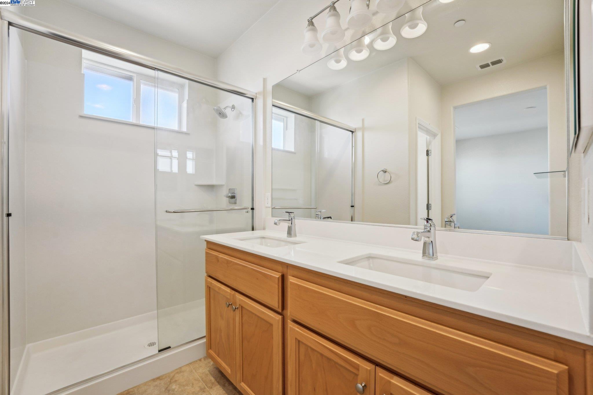 Detail Gallery Image 37 of 45 For 23320 Wilmot Cir, Hayward,  CA 94545 - 2 Beds | 2/1 Baths